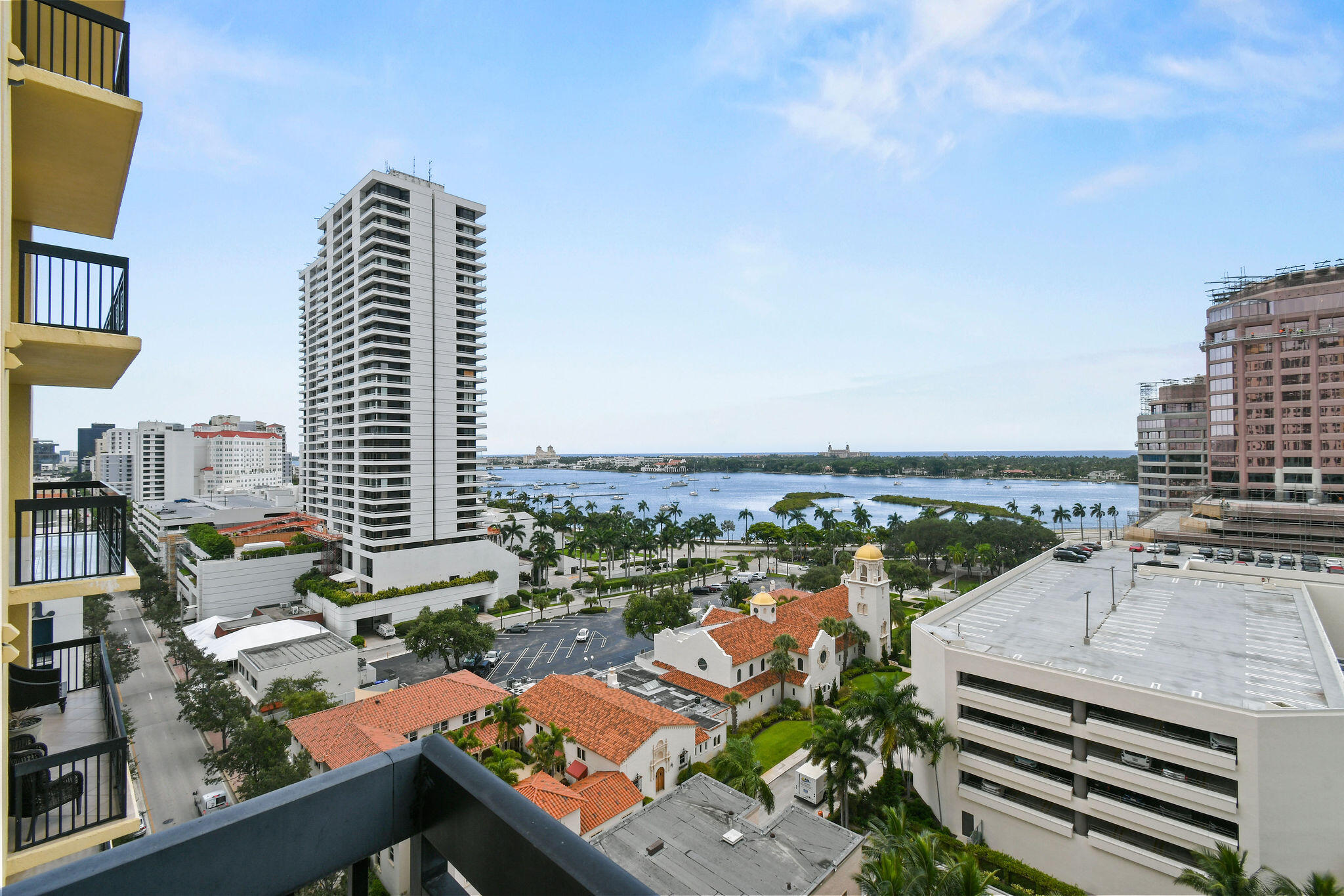 701 S Olive Avenue 818