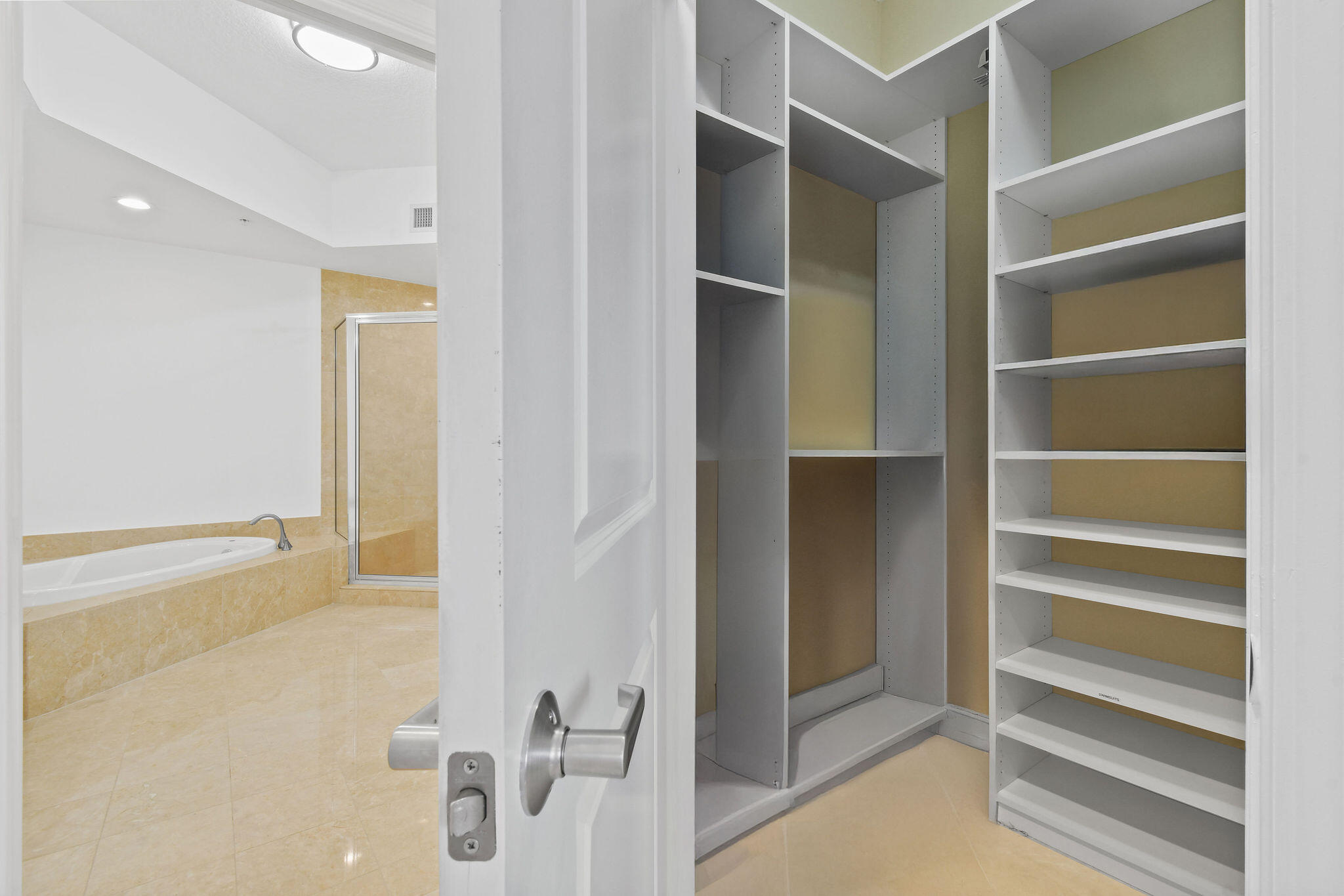 701 S Olive Avenue 818