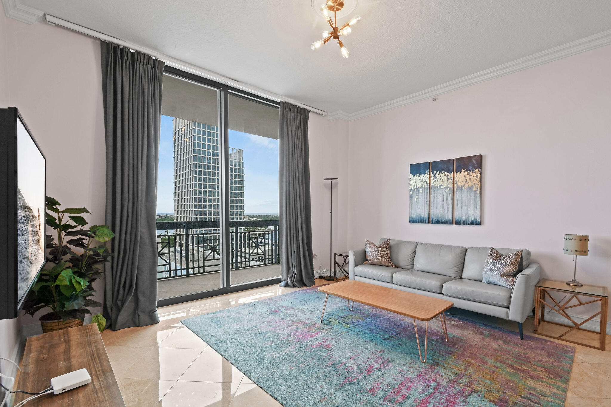 701 S Olive Avenue 818