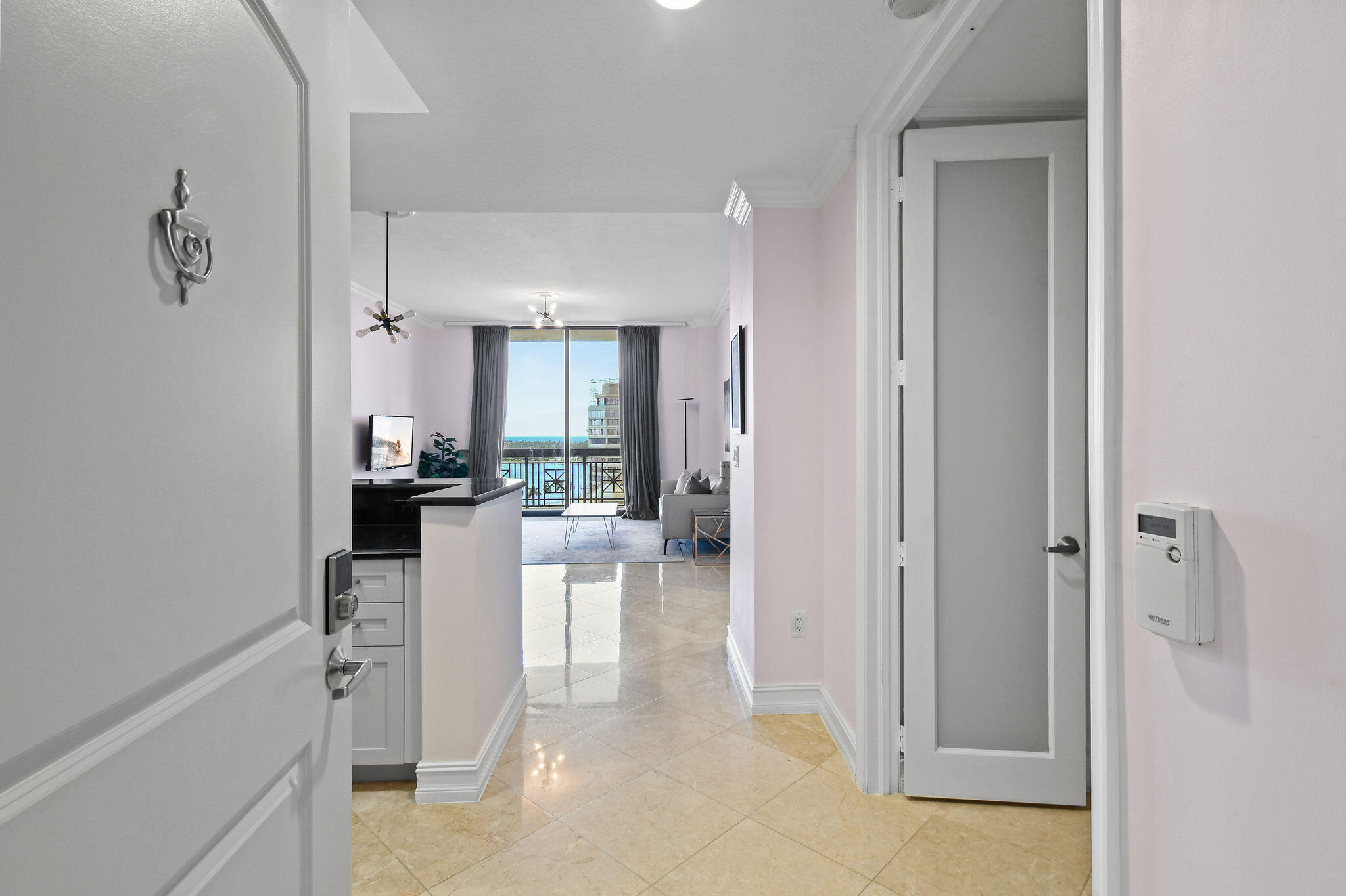 701 S Olive Avenue 818