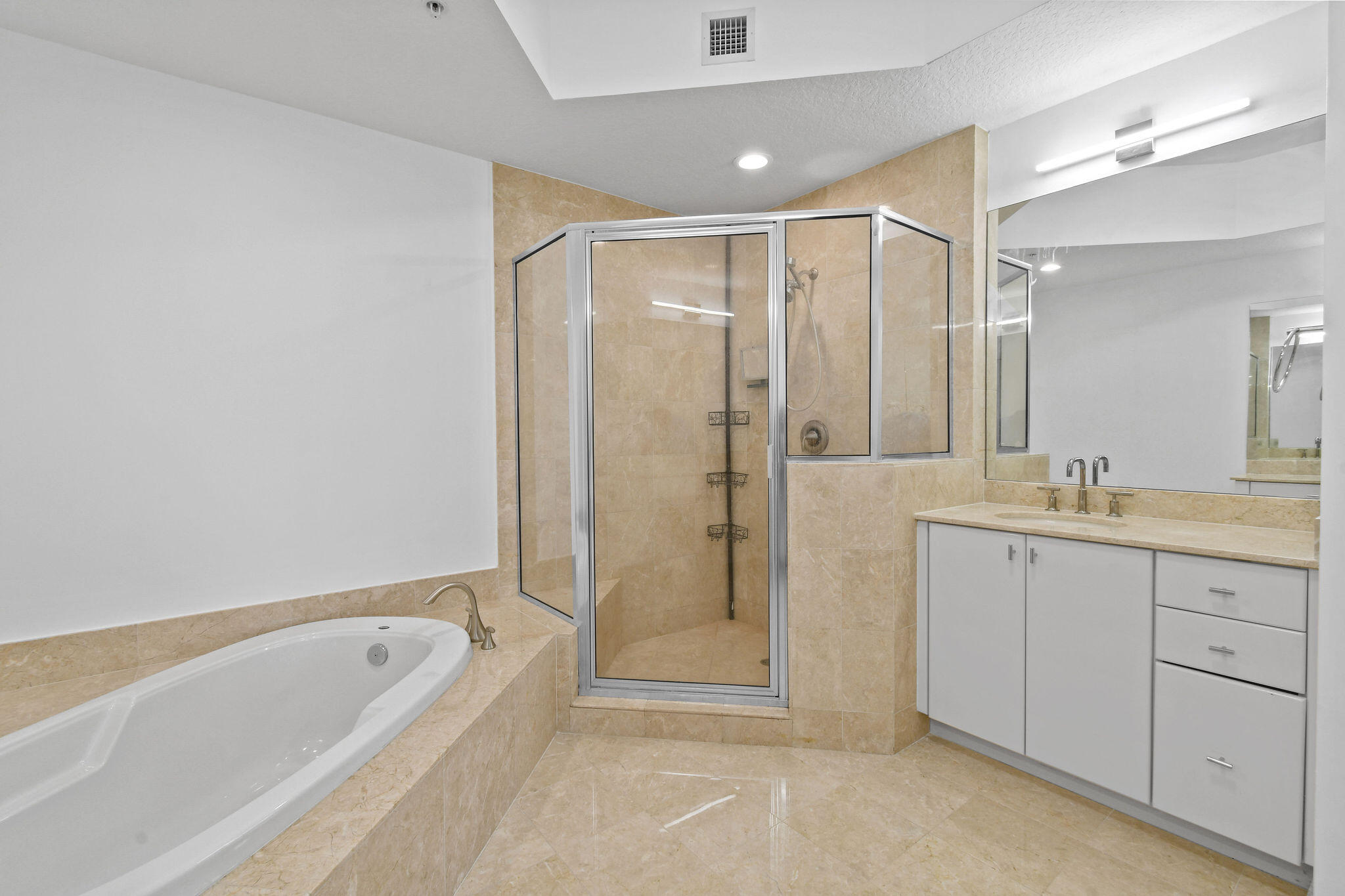 701 S Olive Avenue 818