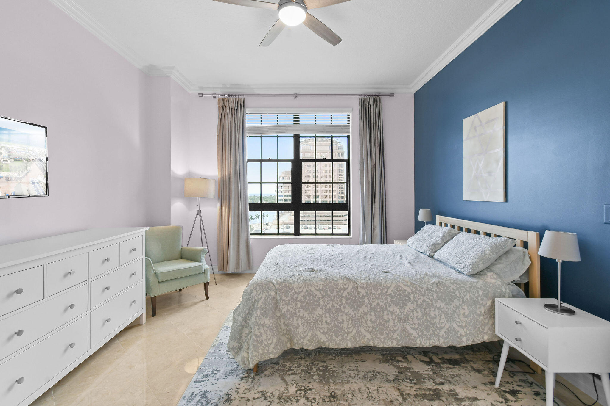 701 S Olive Avenue 818