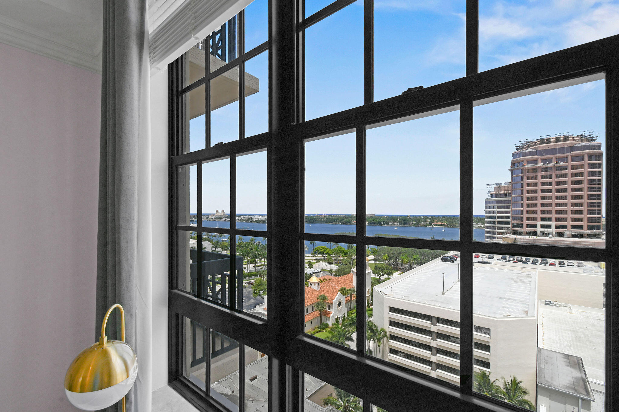 701 S Olive Avenue 818