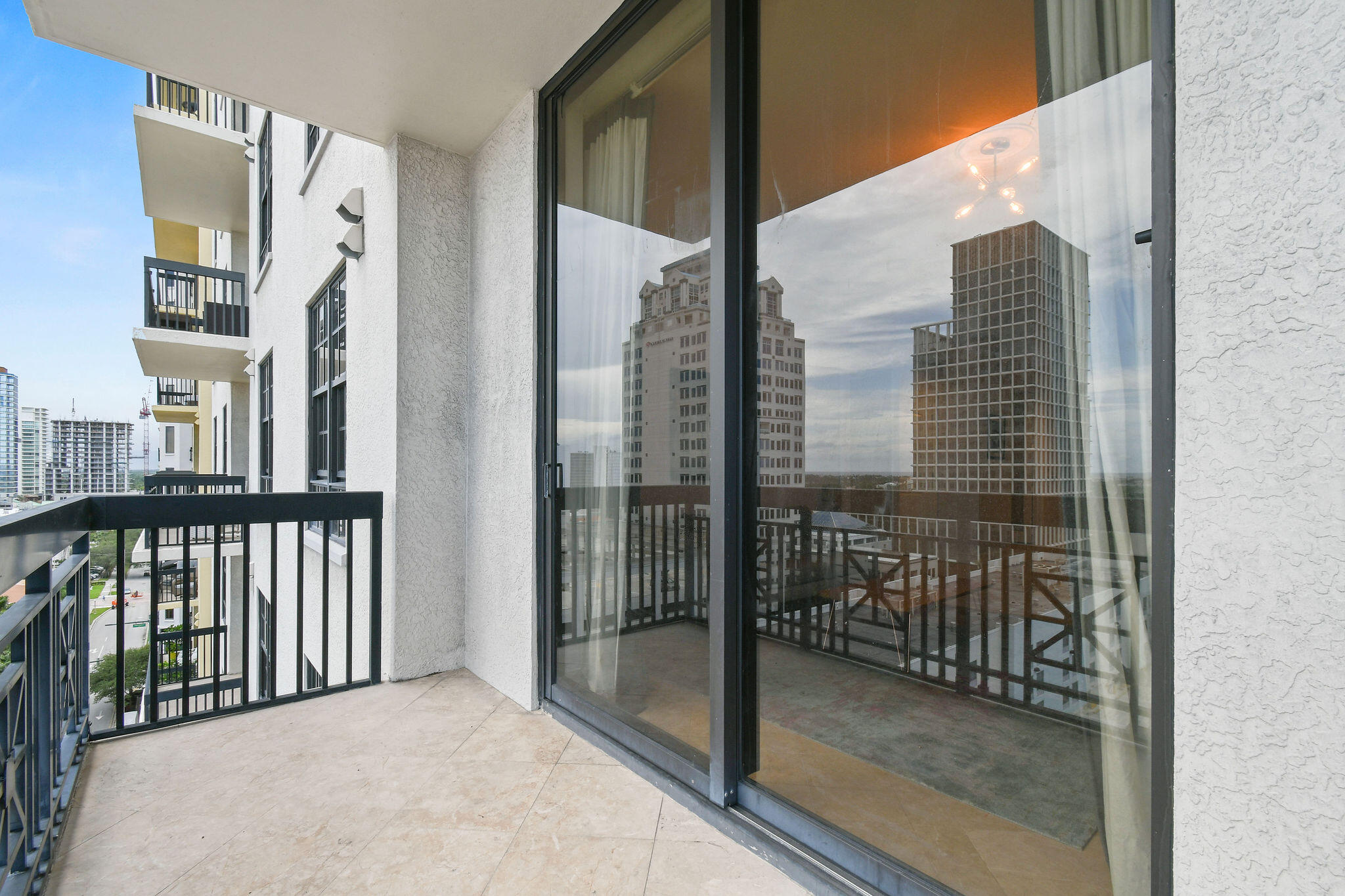 701 S Olive Avenue 818