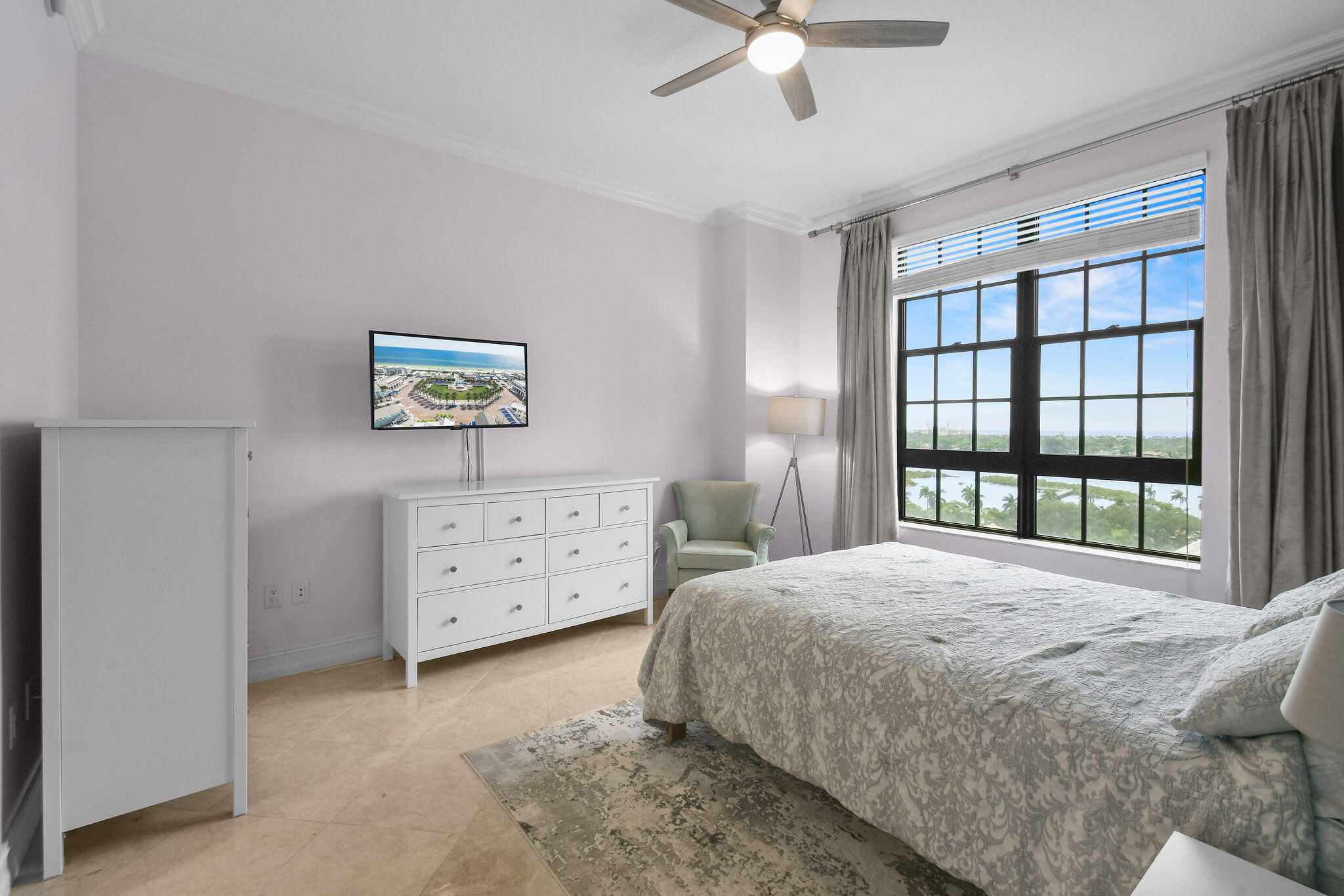 701 S Olive Avenue 818