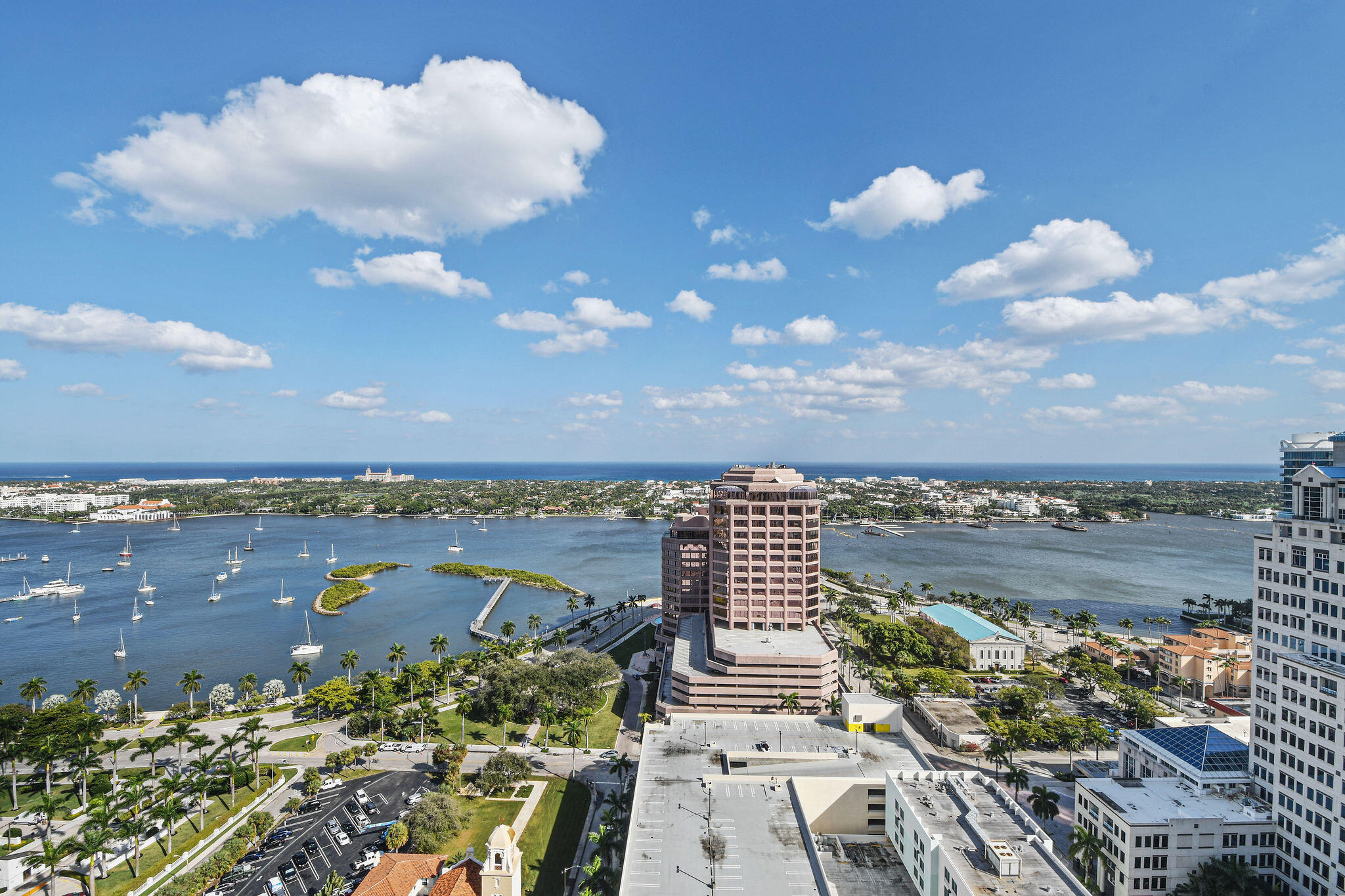 701 S Olive Avenue 818