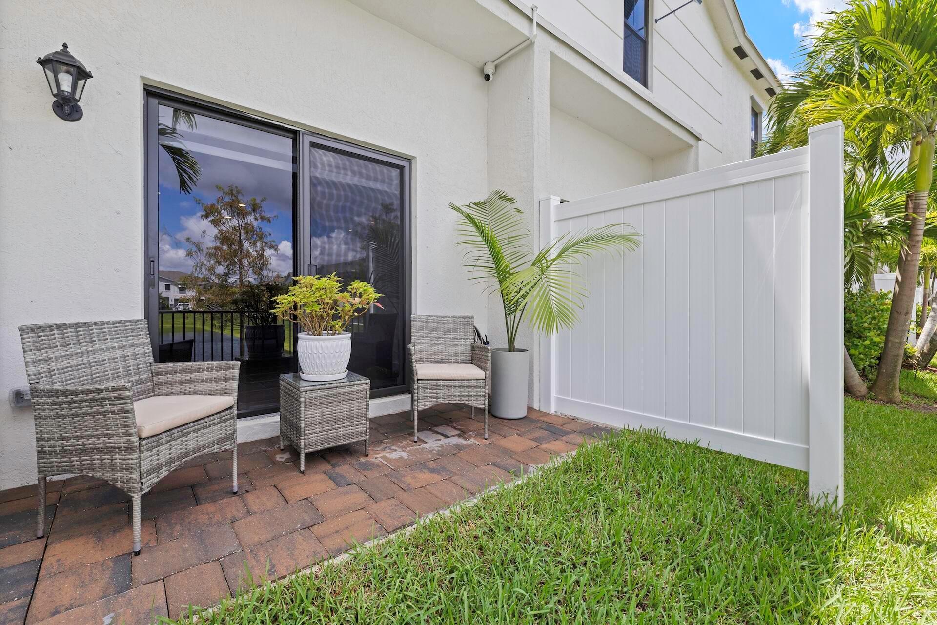 353 NW 8th Court