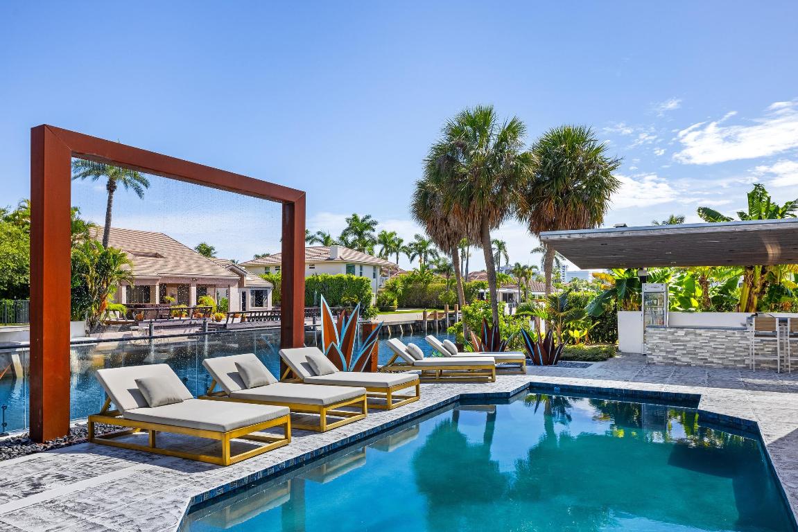 839 NE Bay Isle Drive