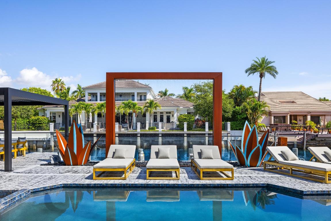 839 NE Bay Isle Drive