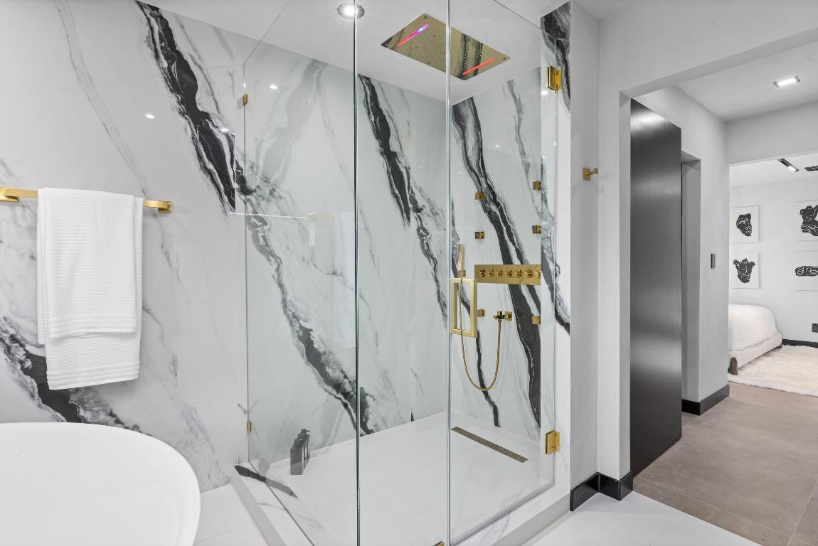 839 NE Bay Isle Drive