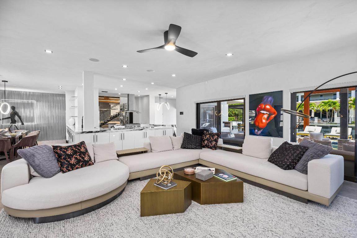 839 NE Bay Isle Drive