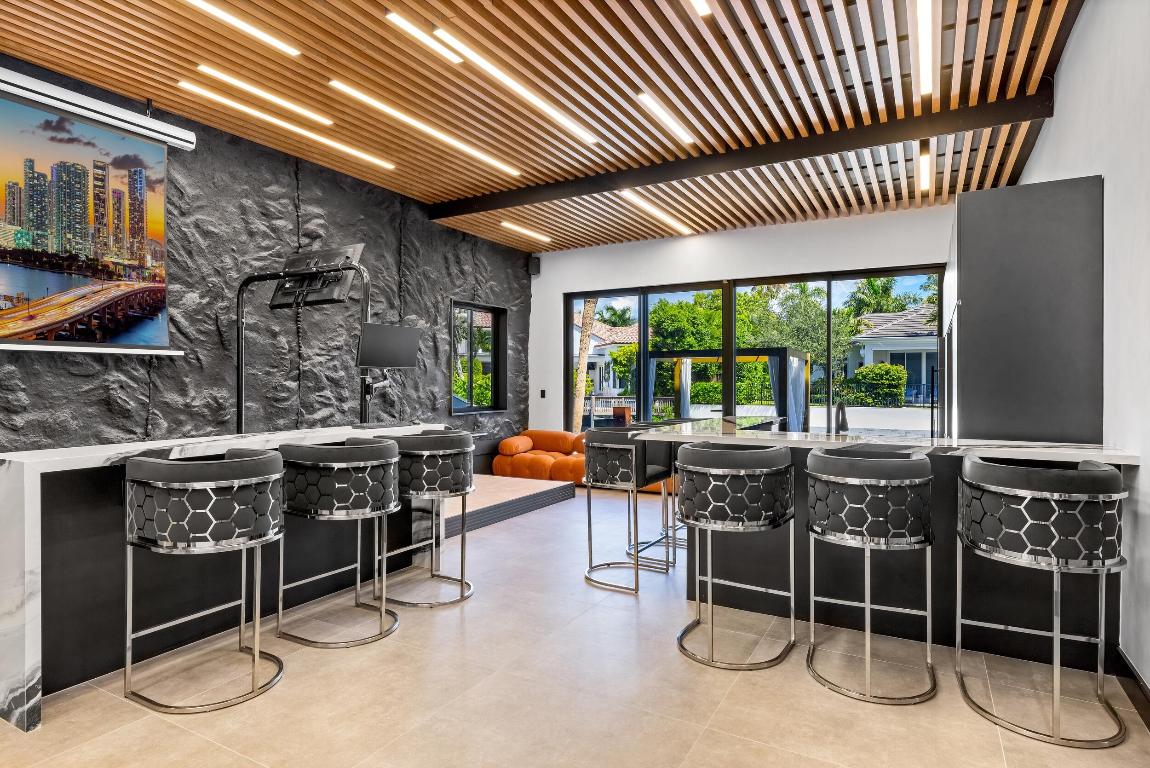 839 NE Bay Isle Drive