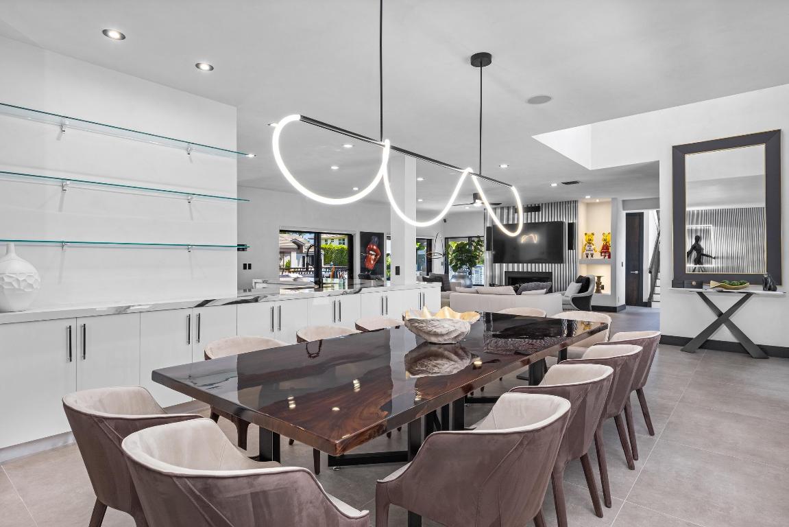 839 NE Bay Isle Drive