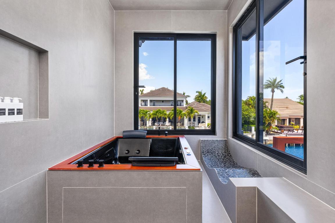 839 NE Bay Isle Drive