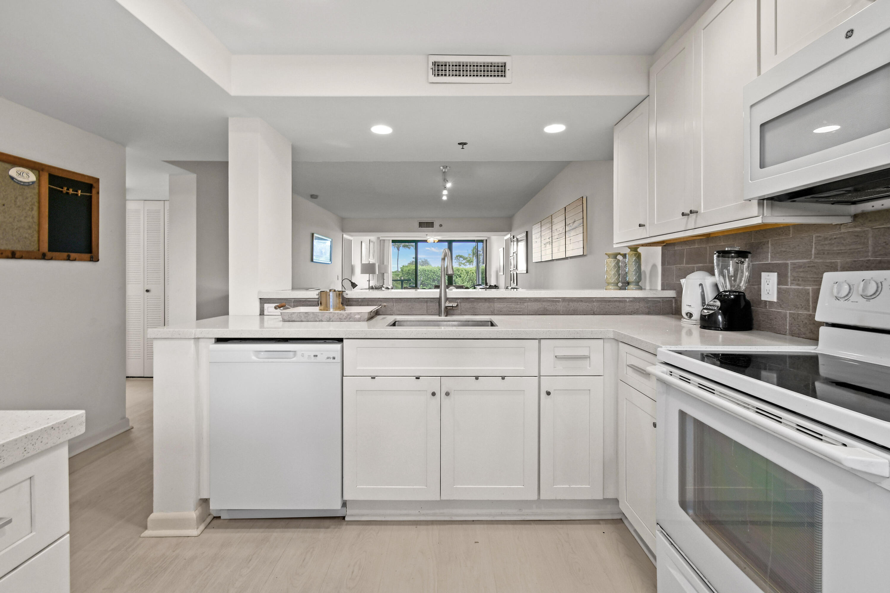 101 S Seas Drive 101