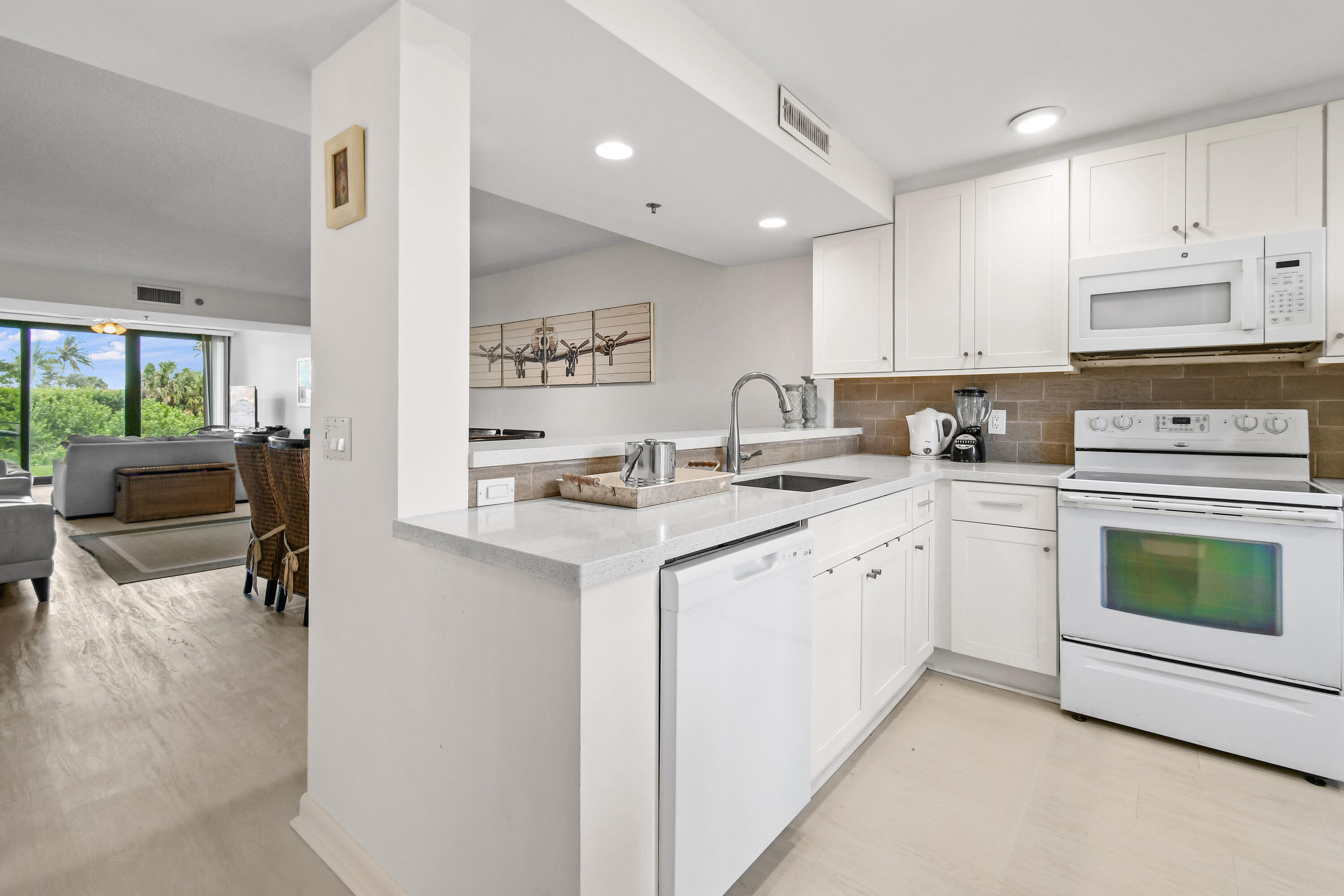 101 S Seas Drive 101