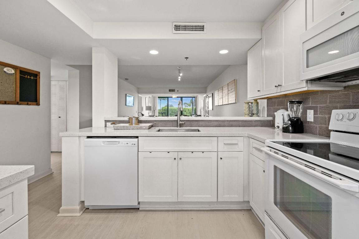 101 S Seas Drive 101