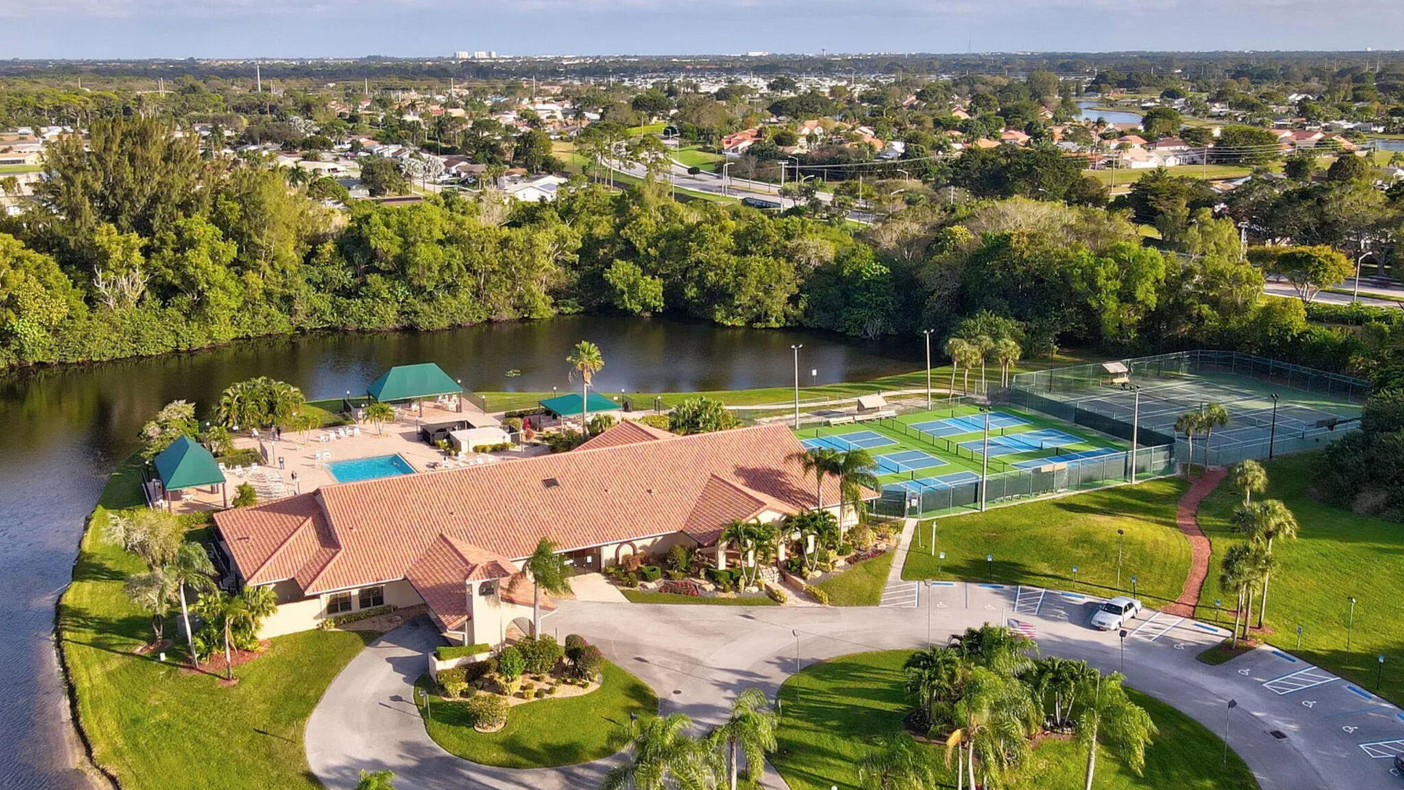 5958 Parkwalk Circle W