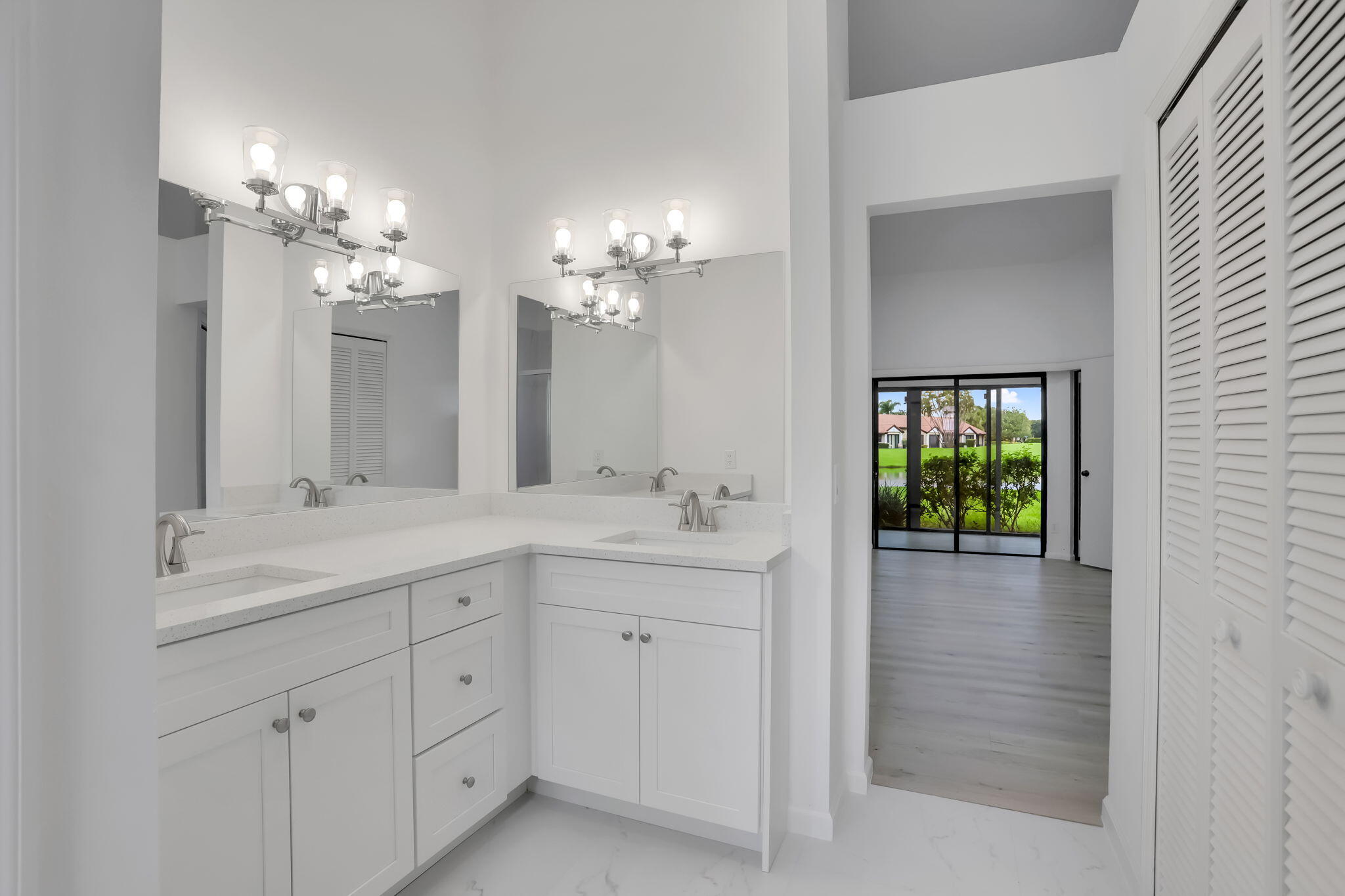 5958 Parkwalk Circle W