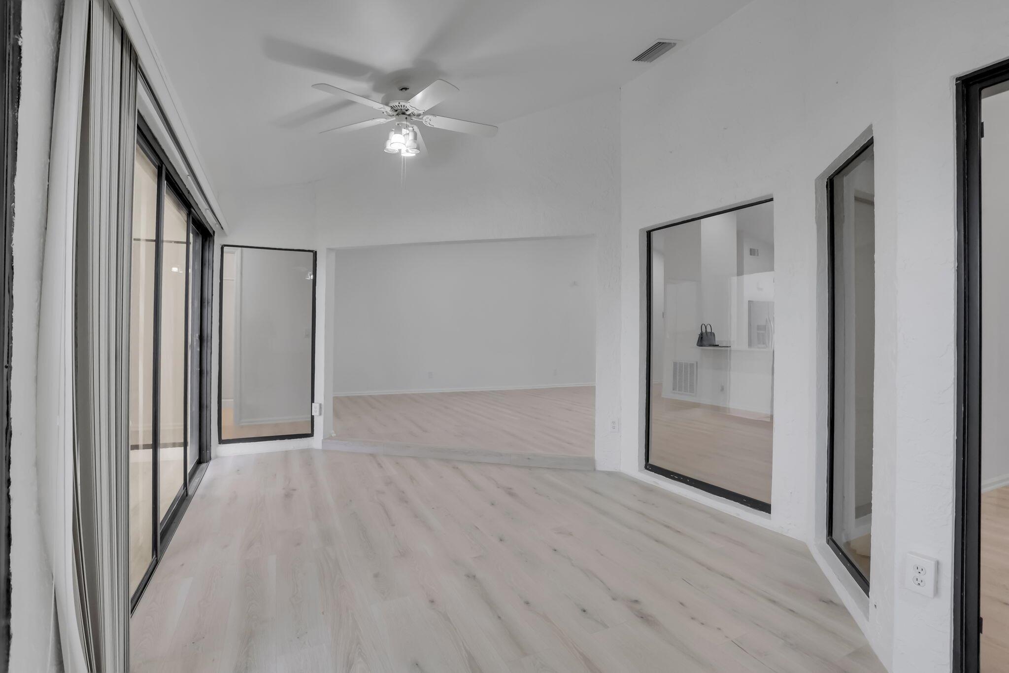 5958 Parkwalk Circle W