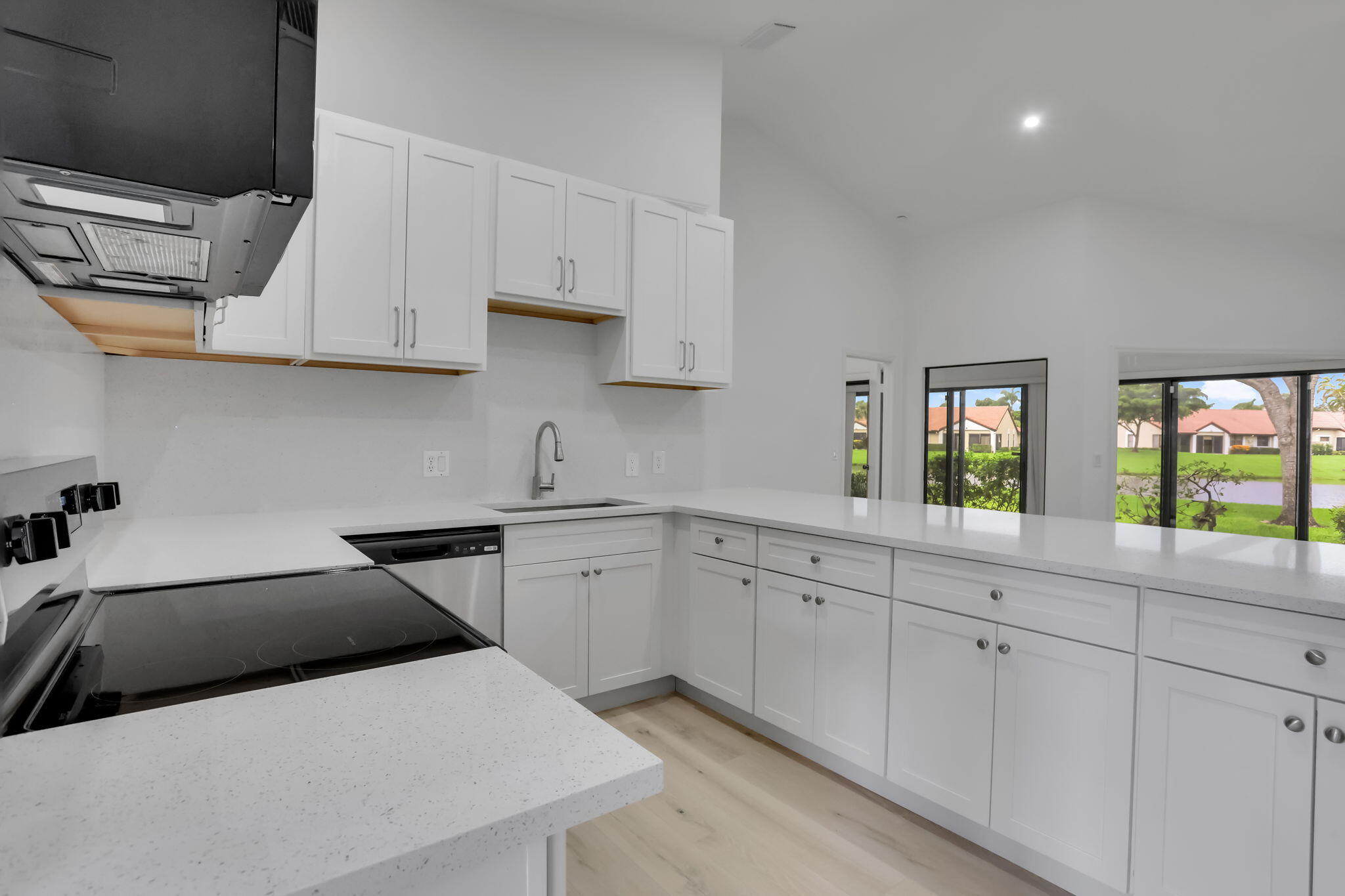 5958 Parkwalk Circle W