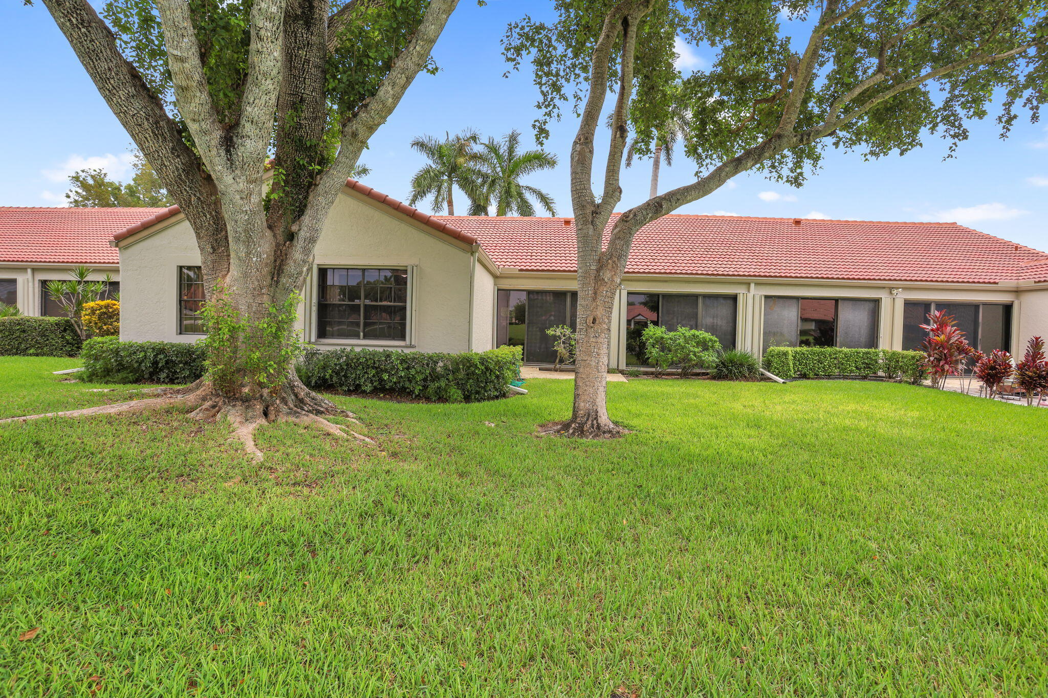 5958 Parkwalk Circle W