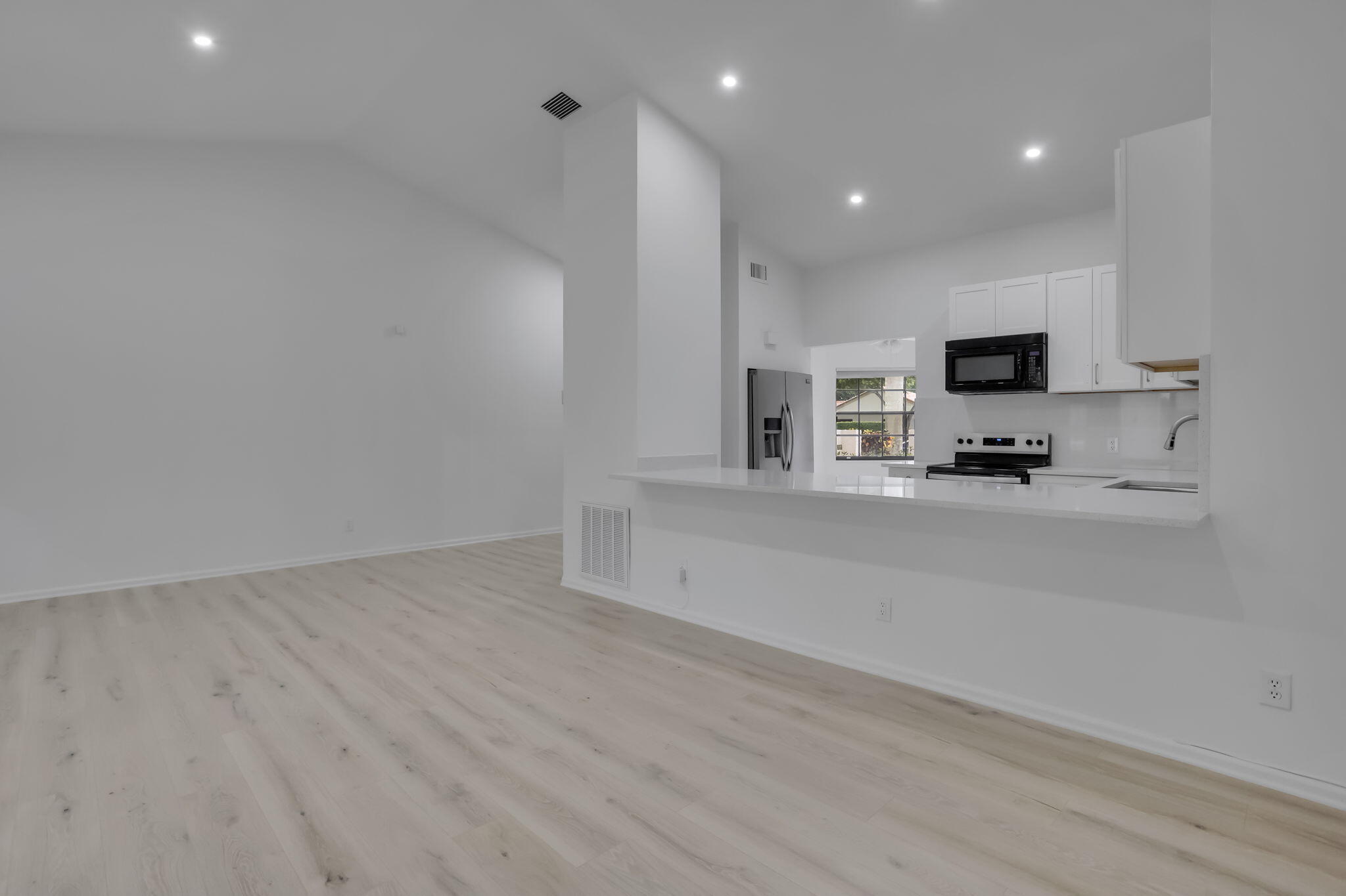 5958 Parkwalk Circle W