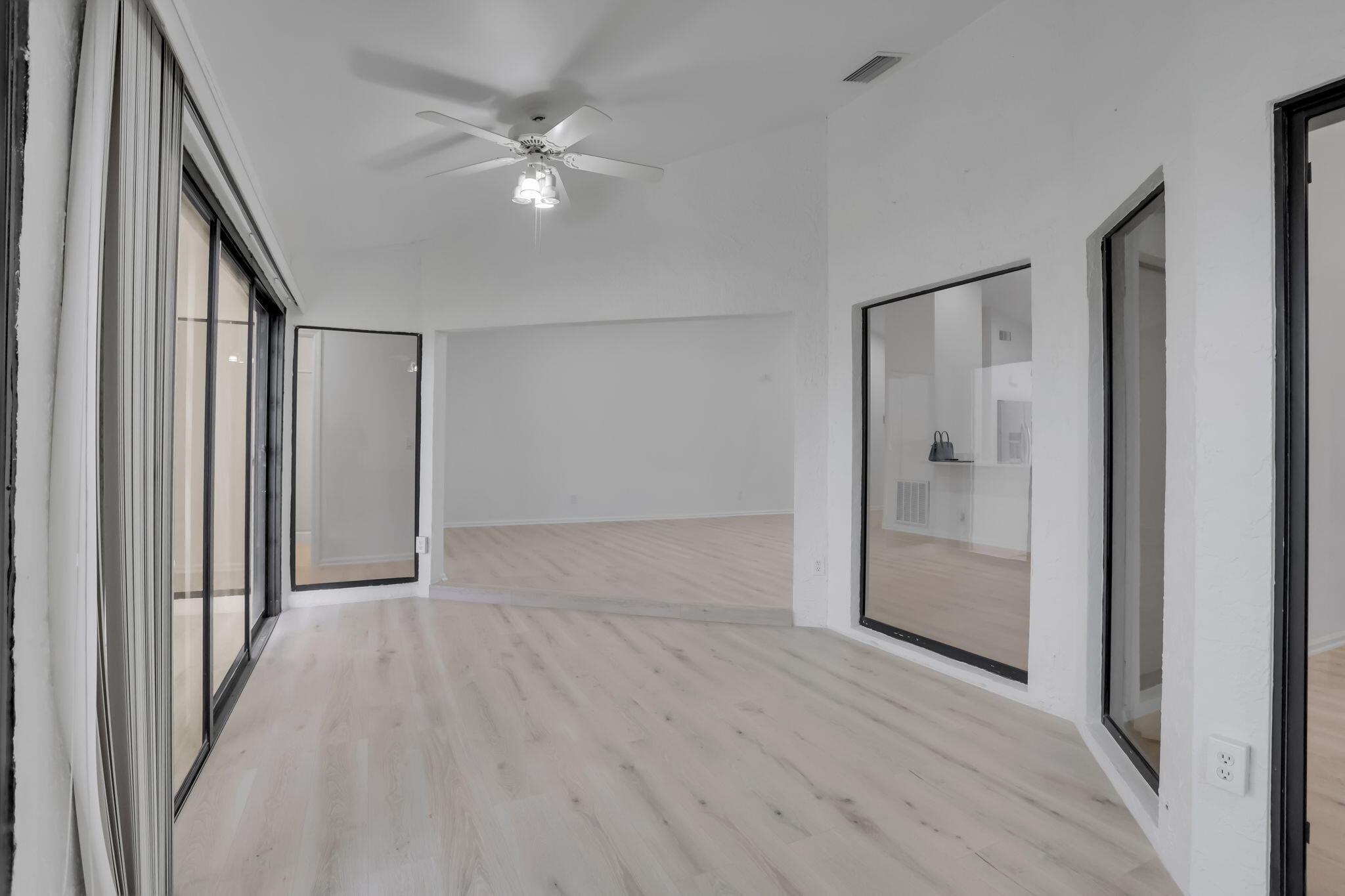 5958 Parkwalk Circle W