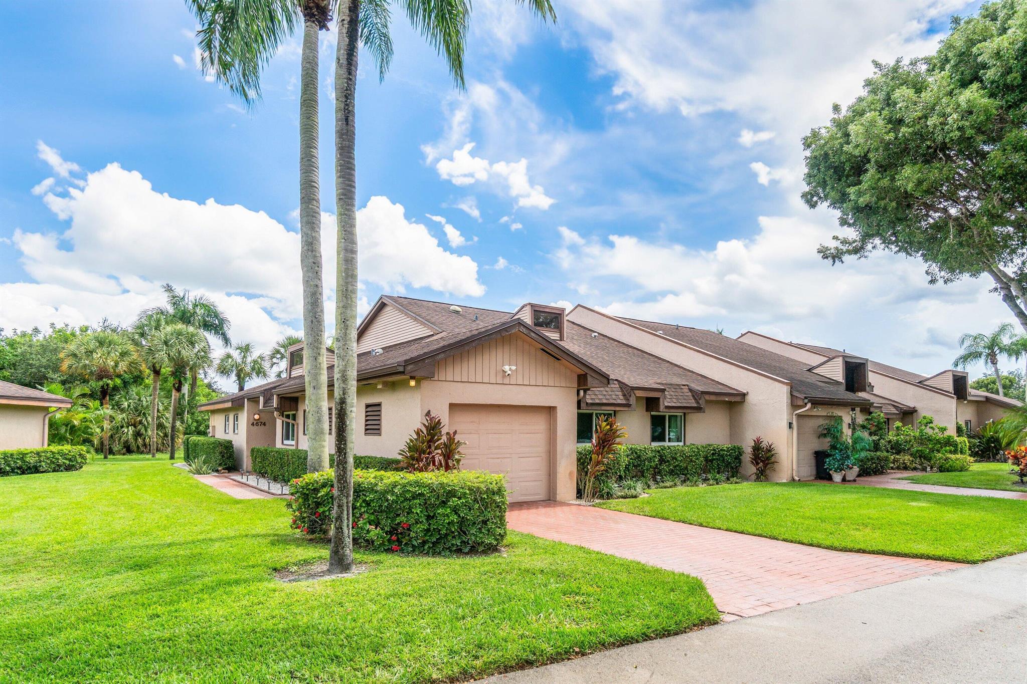 4674 Fountains Drive S