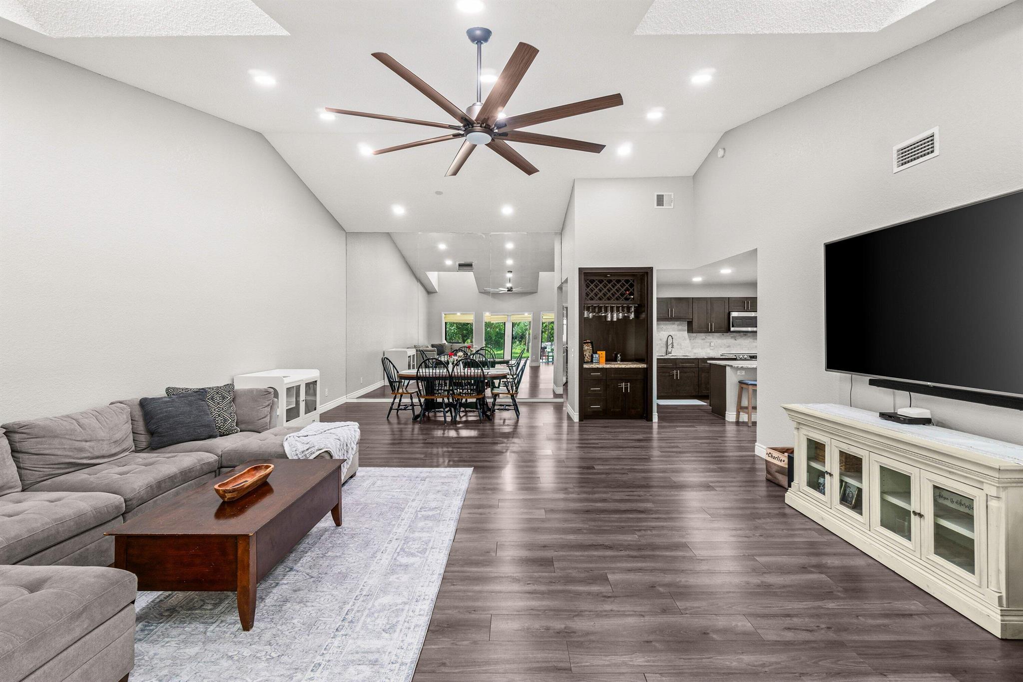 4674 Fountains Drive S