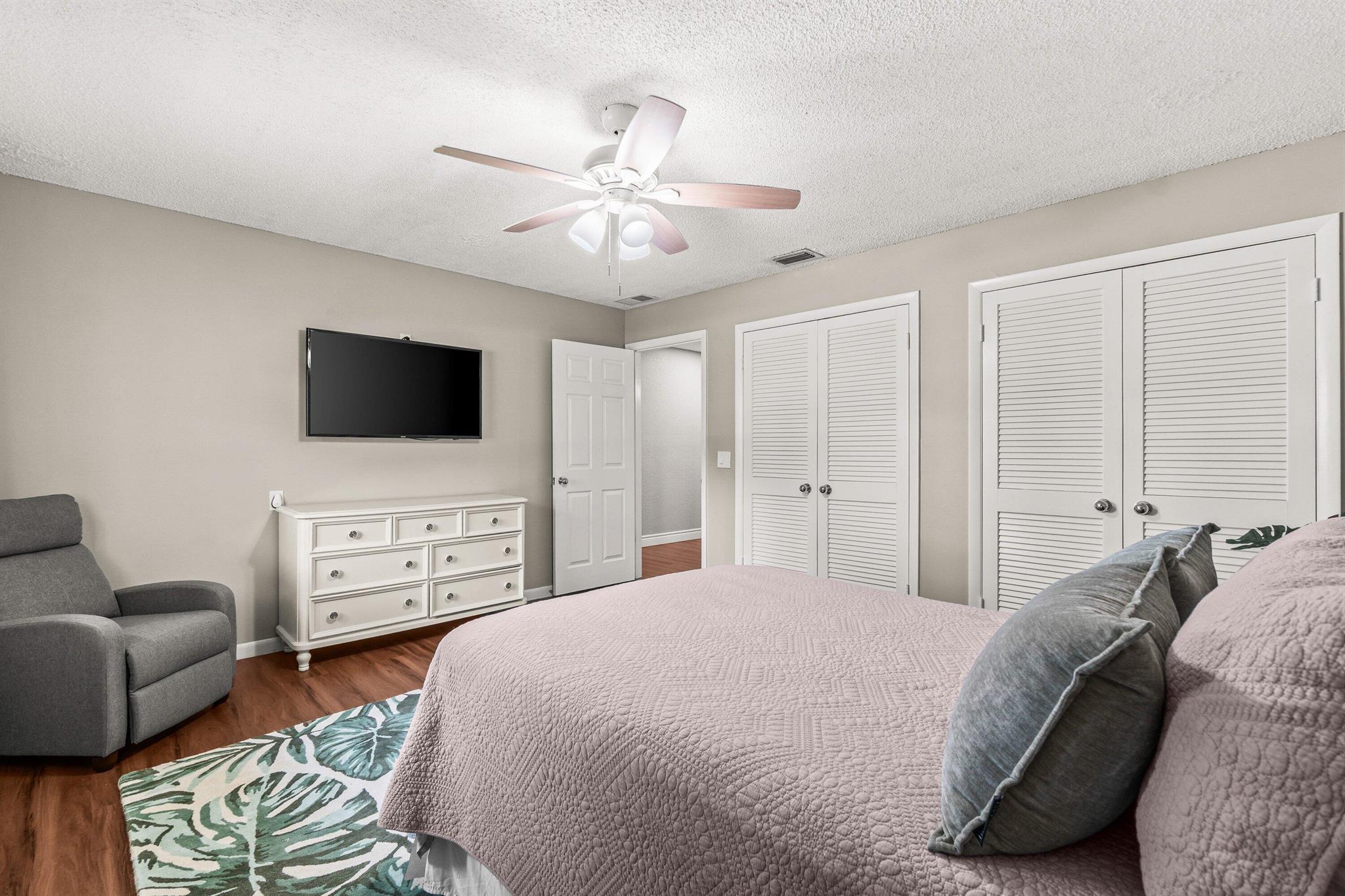 4674 Fountains Drive S