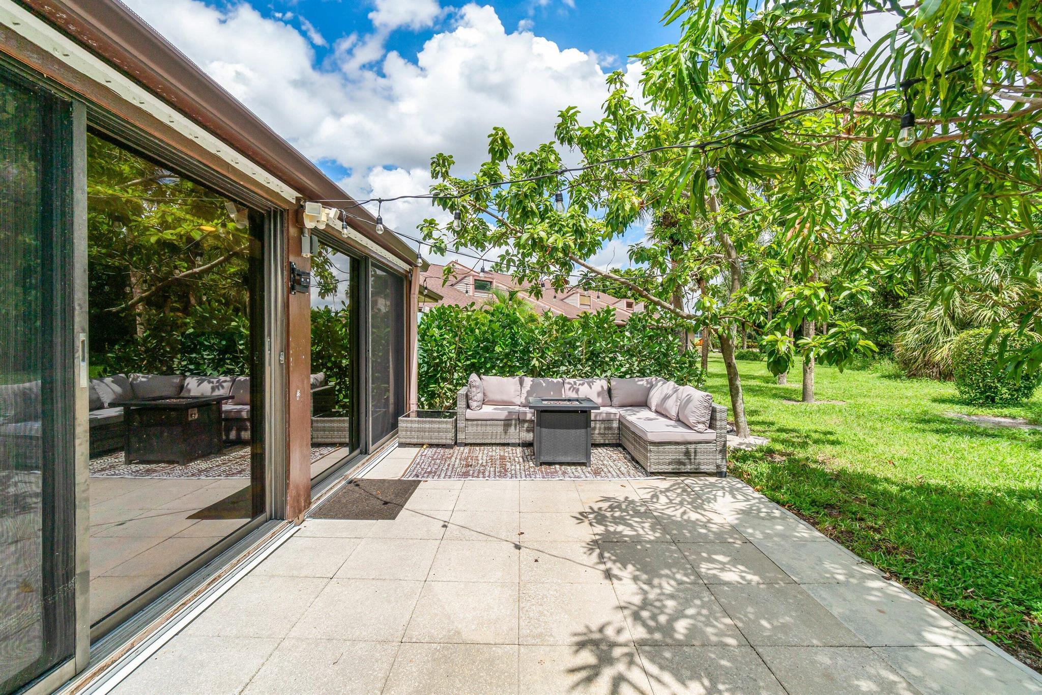 4674 Fountains Drive S