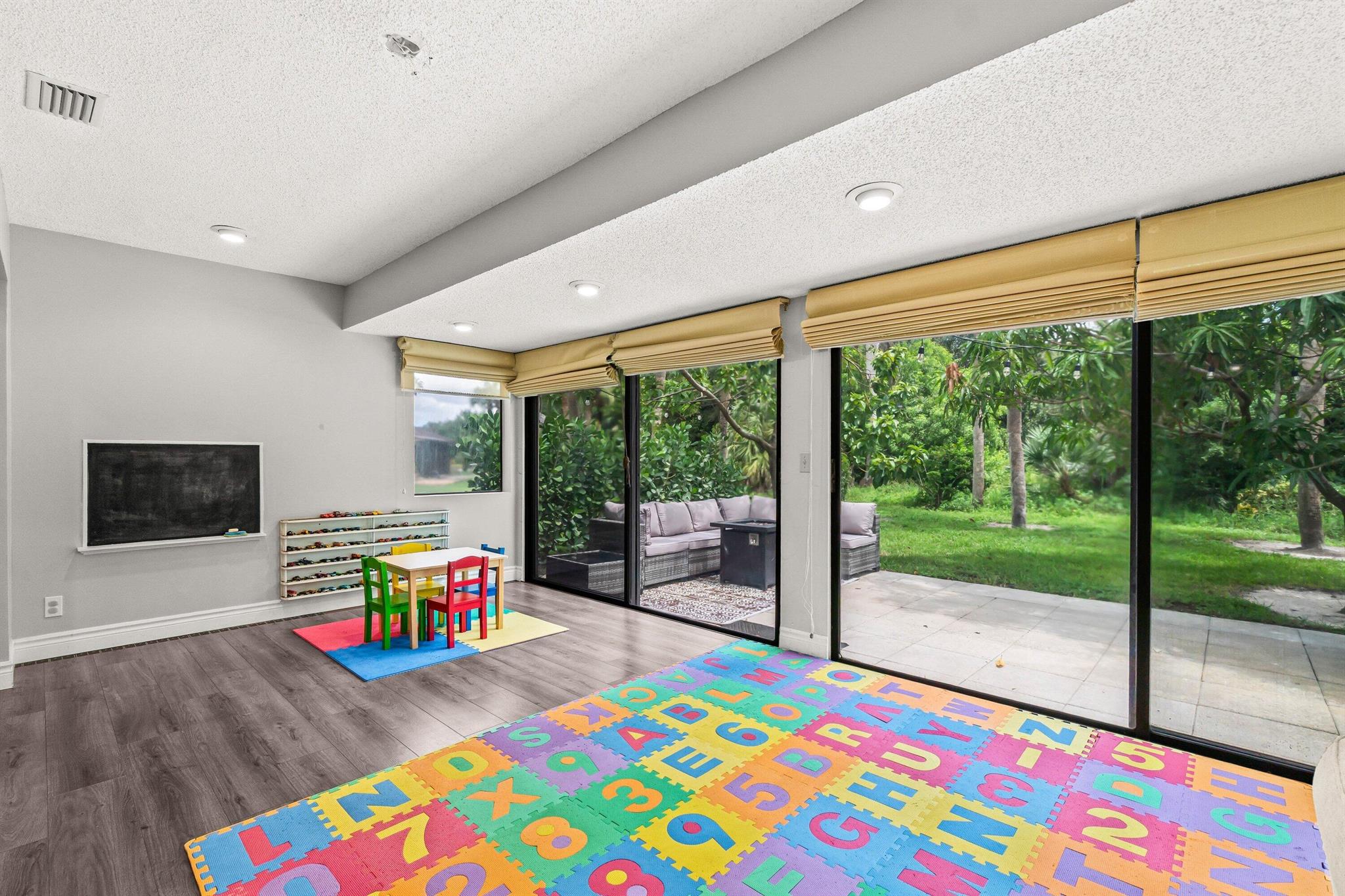 4674 Fountains Drive S