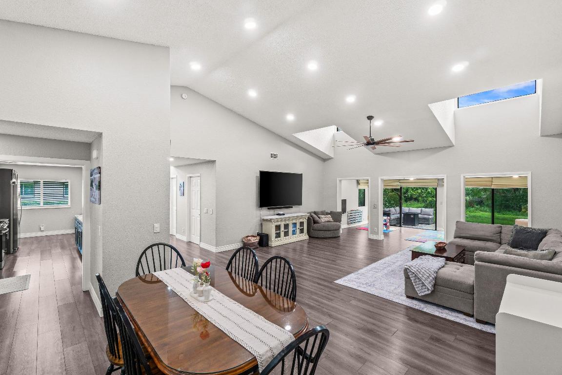 4674 Fountains Drive S