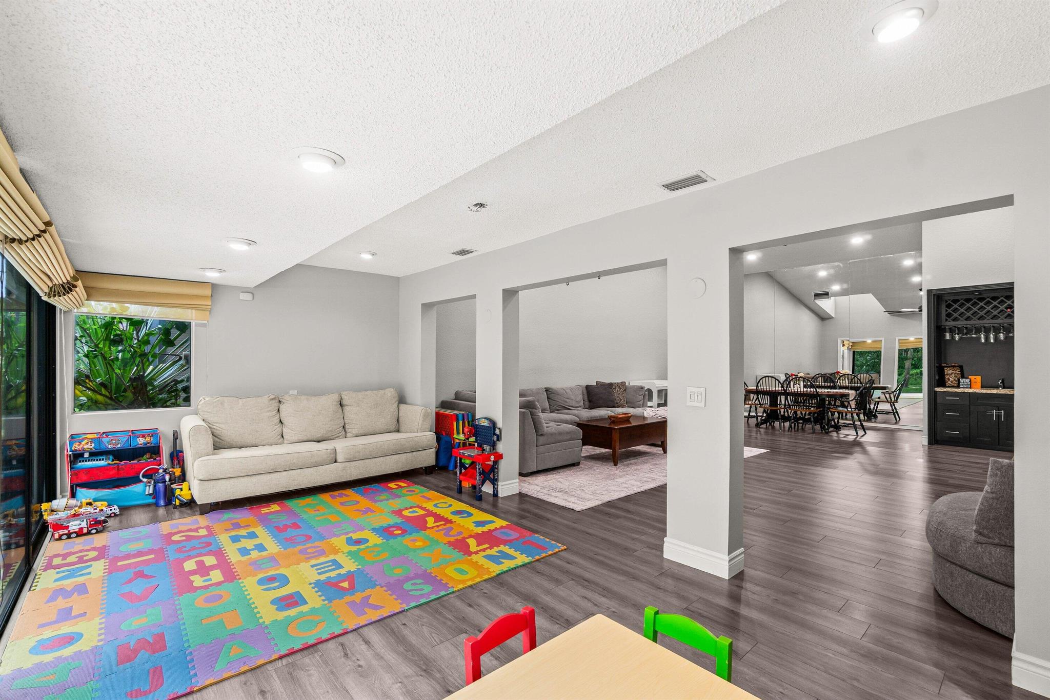 4674 Fountains Drive S