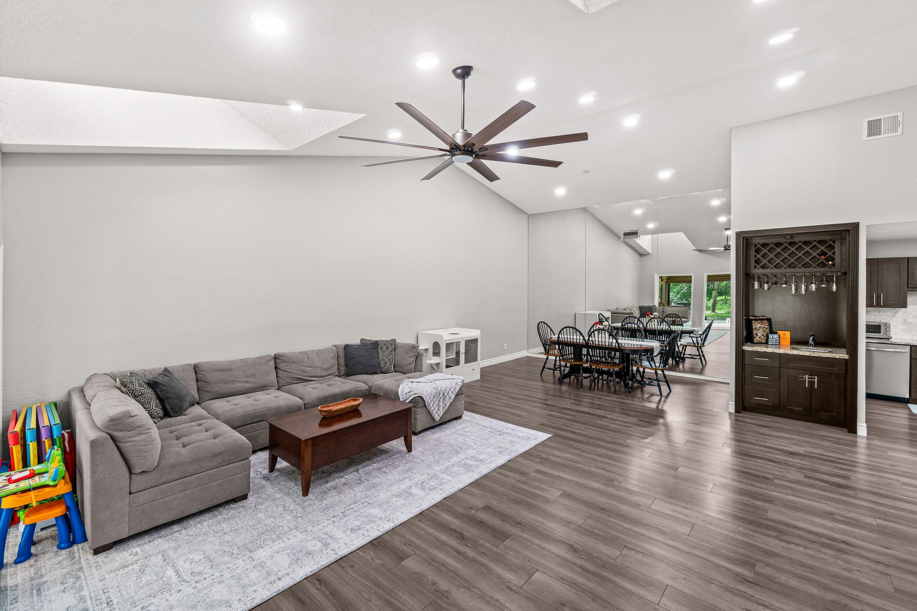 4674 Fountains Drive S