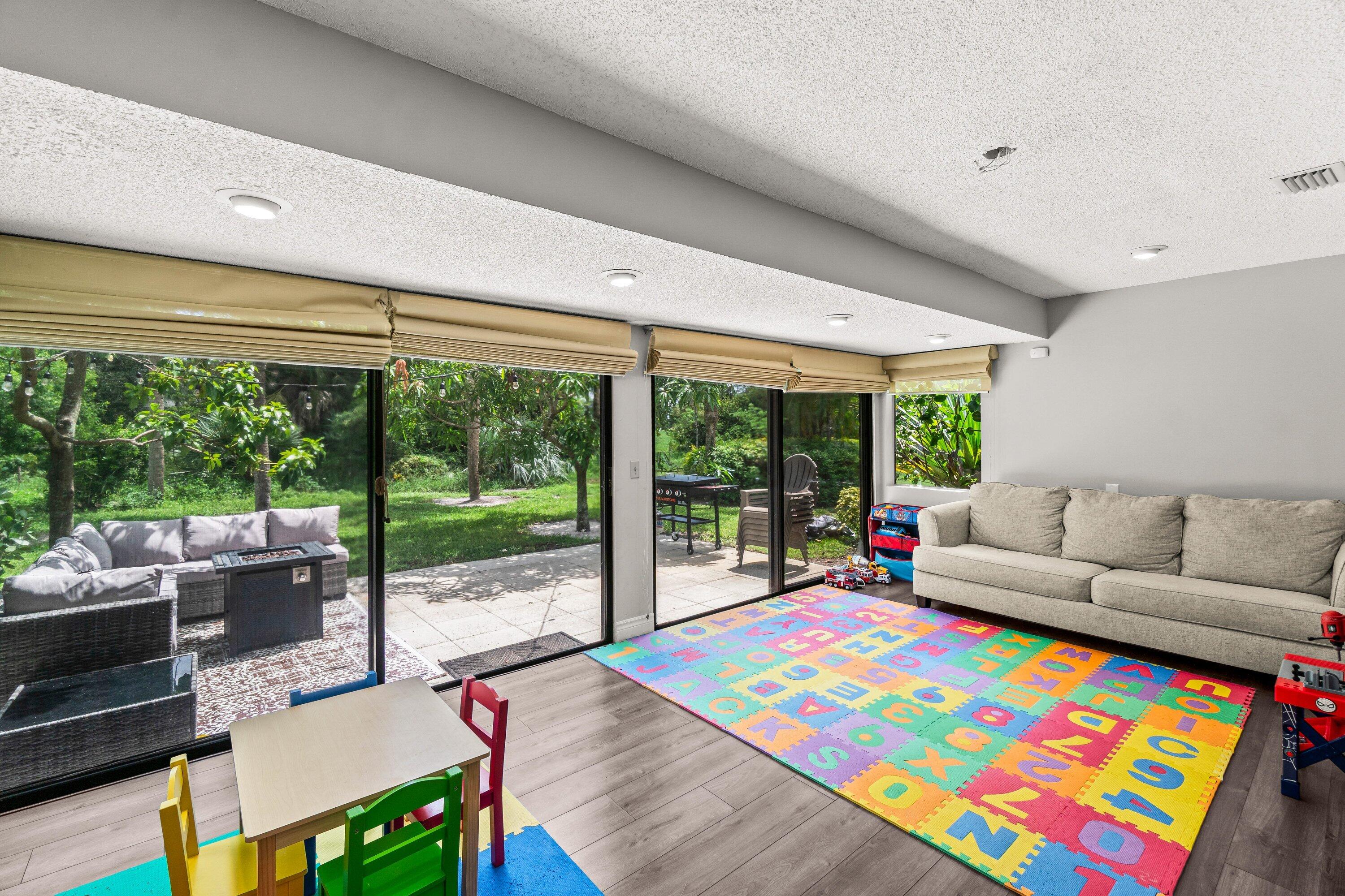 4674 Fountains Drive S