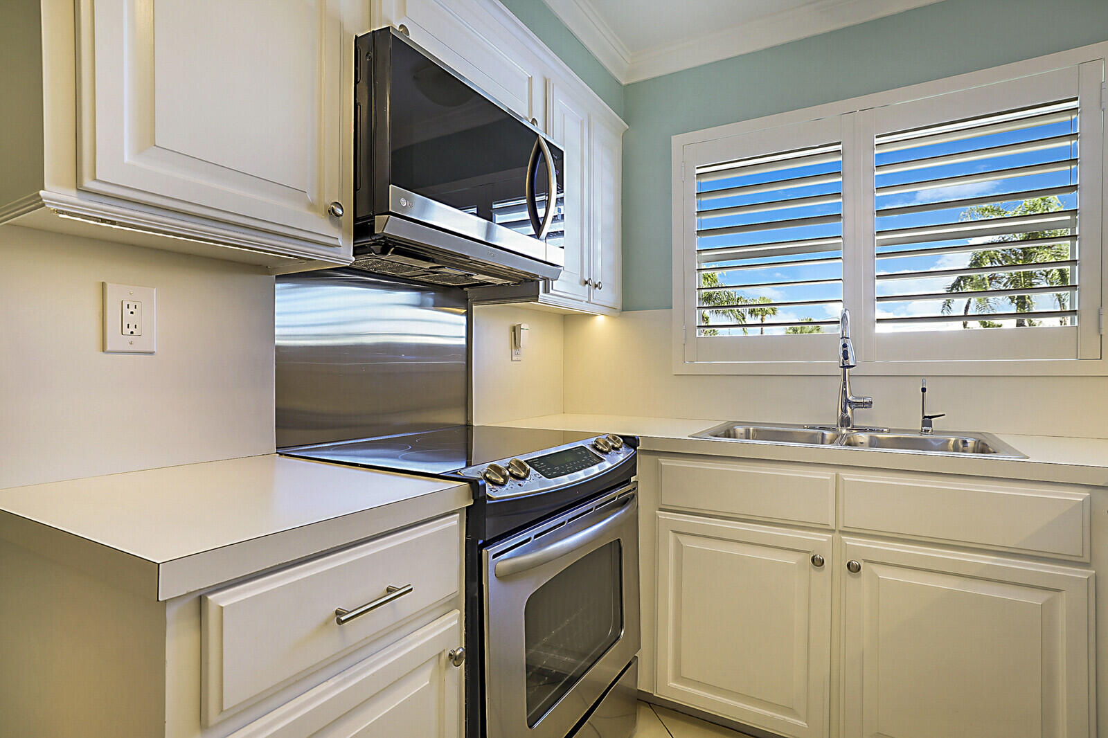 700 NE Harbour Terrace 2310