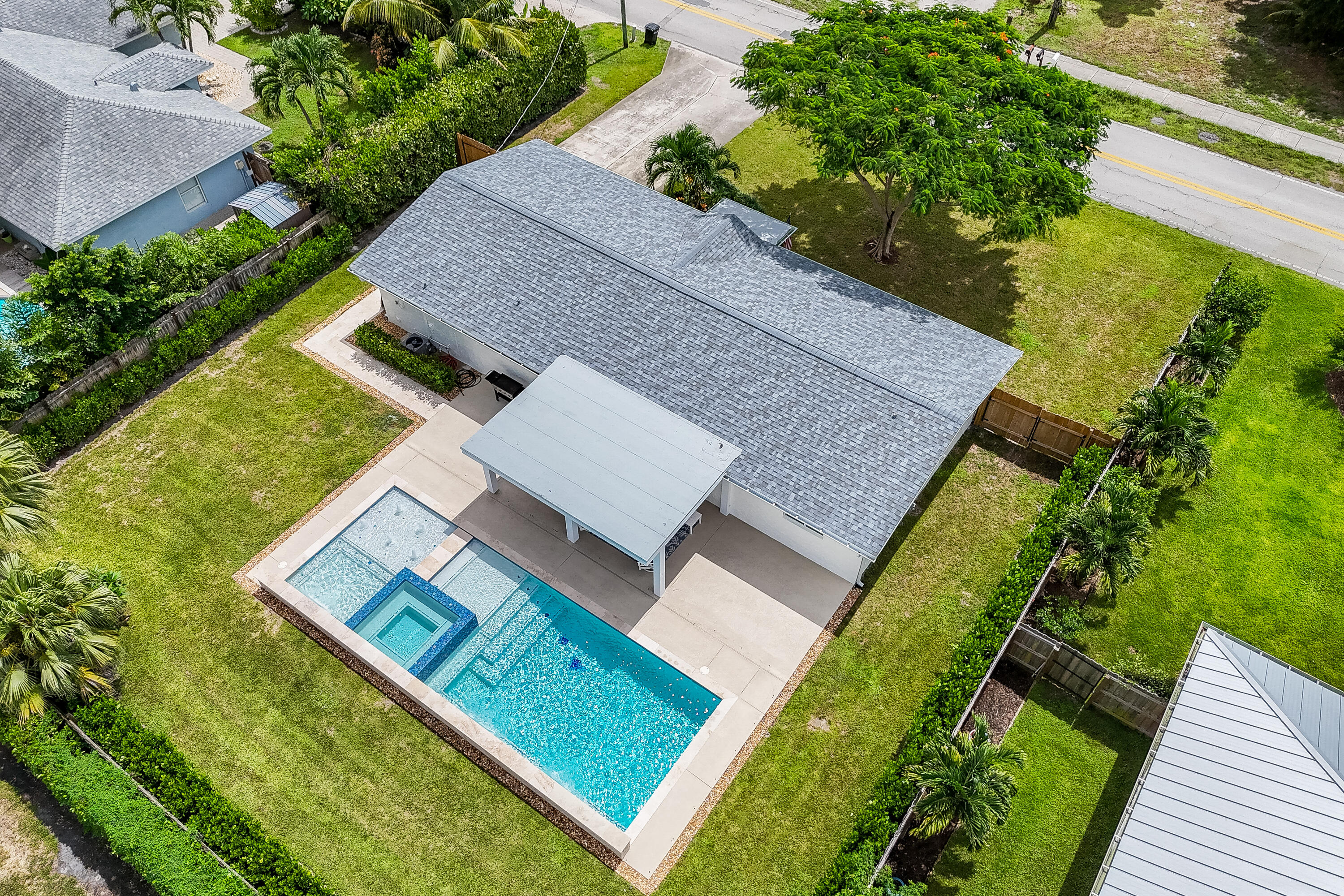 4879 SE Horseshoe Point Road