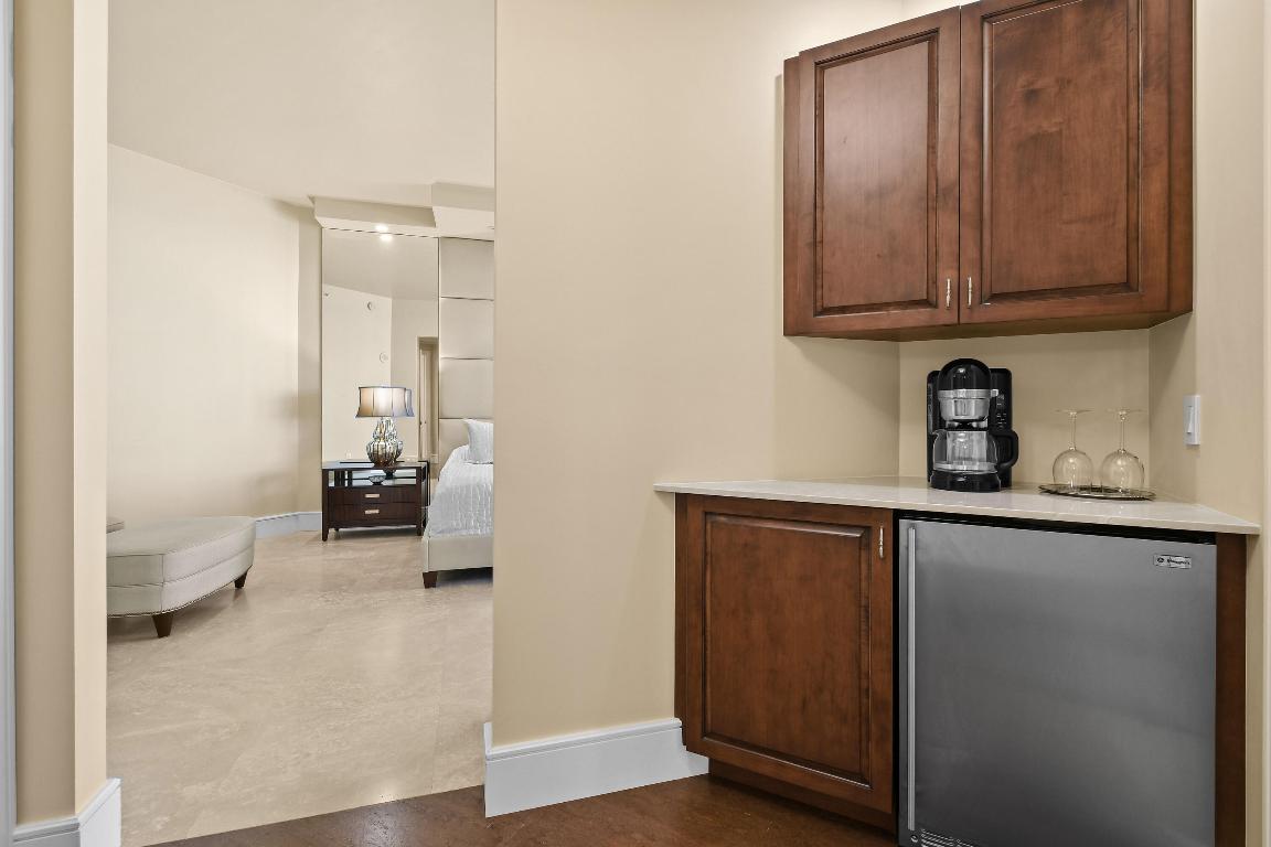 4600 N Ocean Drive 406