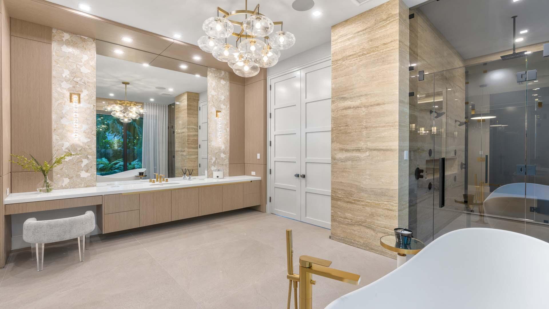 207 W Coconut Palm Road