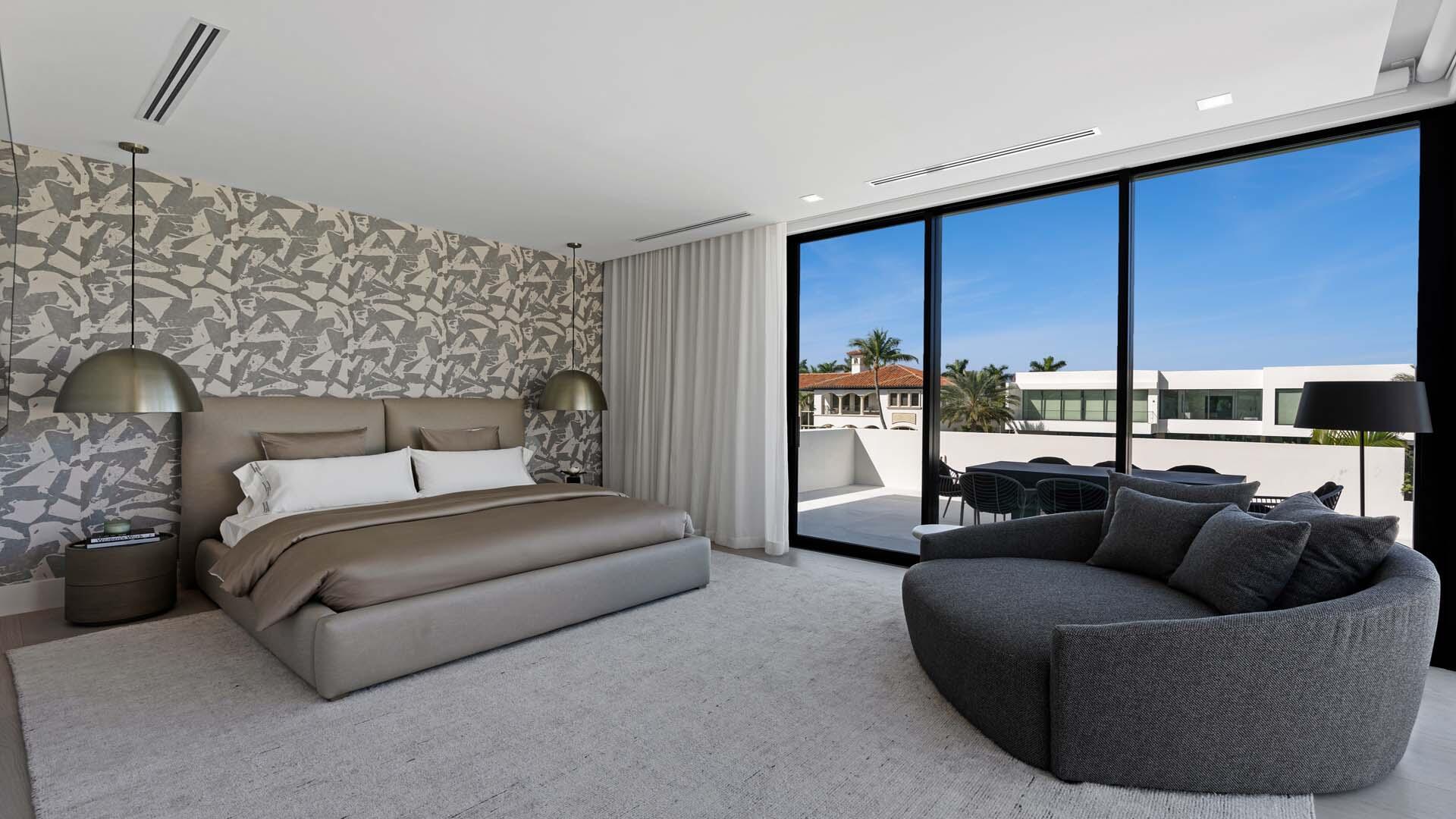 207 W Coconut Palm Road