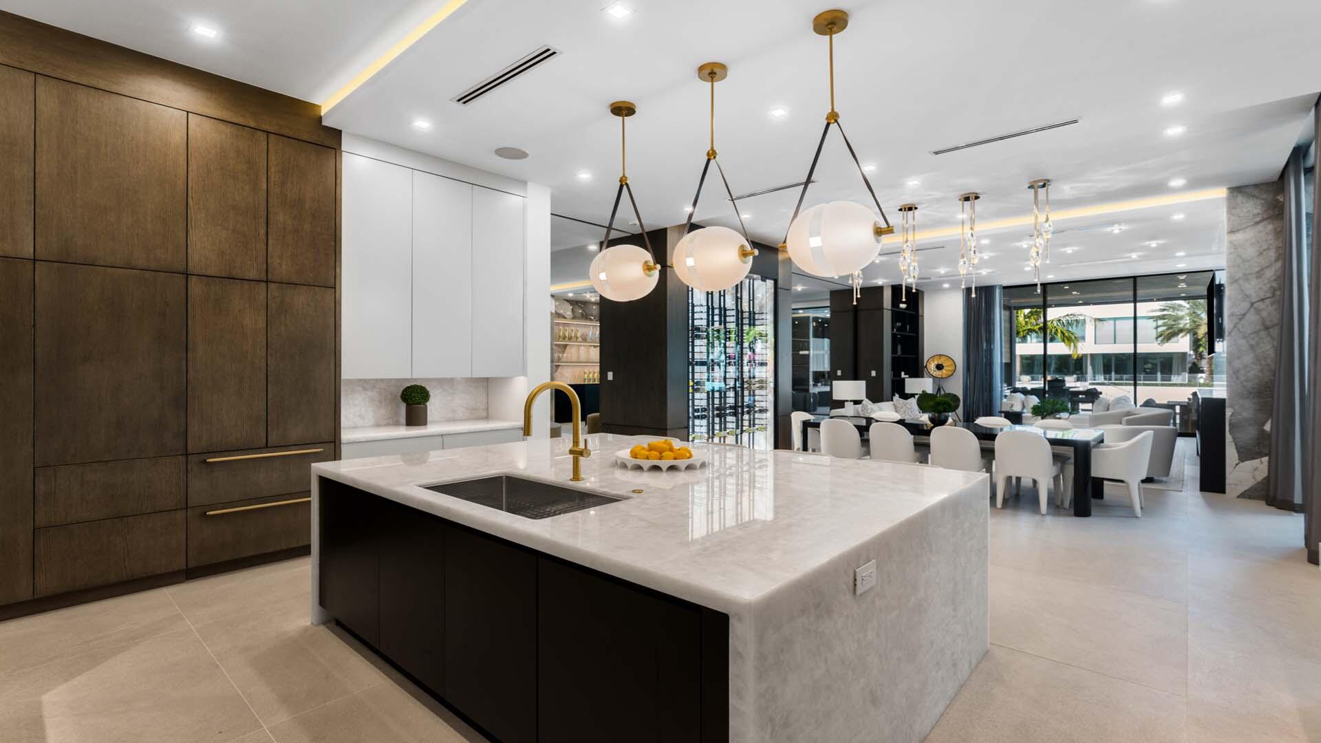 207 W Coconut Palm Road