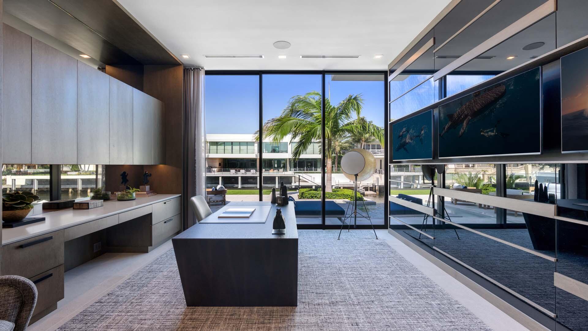 207 W Coconut Palm Road