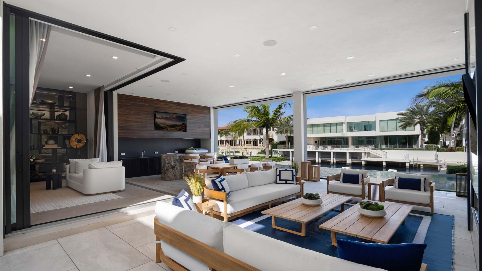 207 W Coconut Palm Road