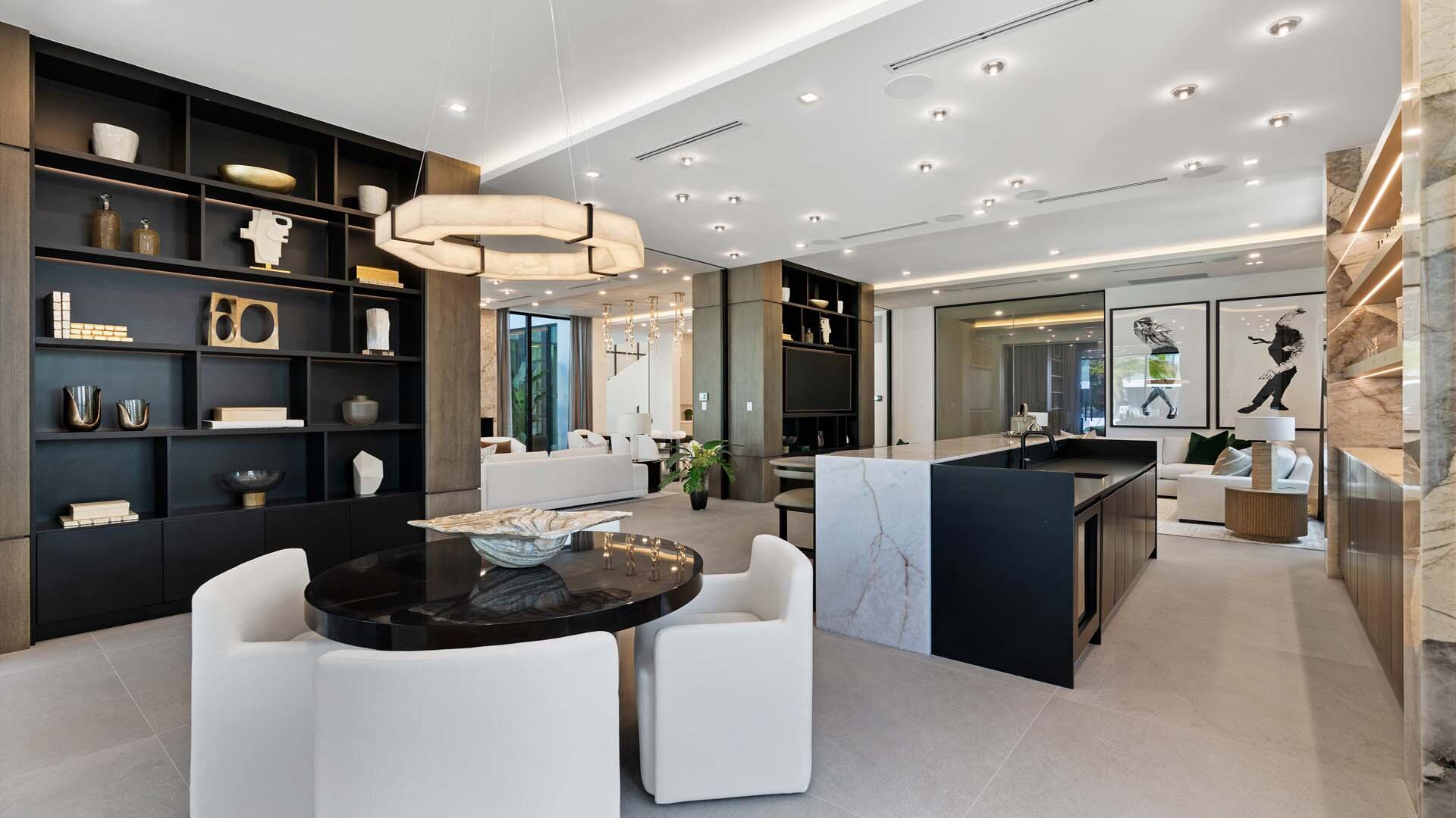 207 W Coconut Palm Road