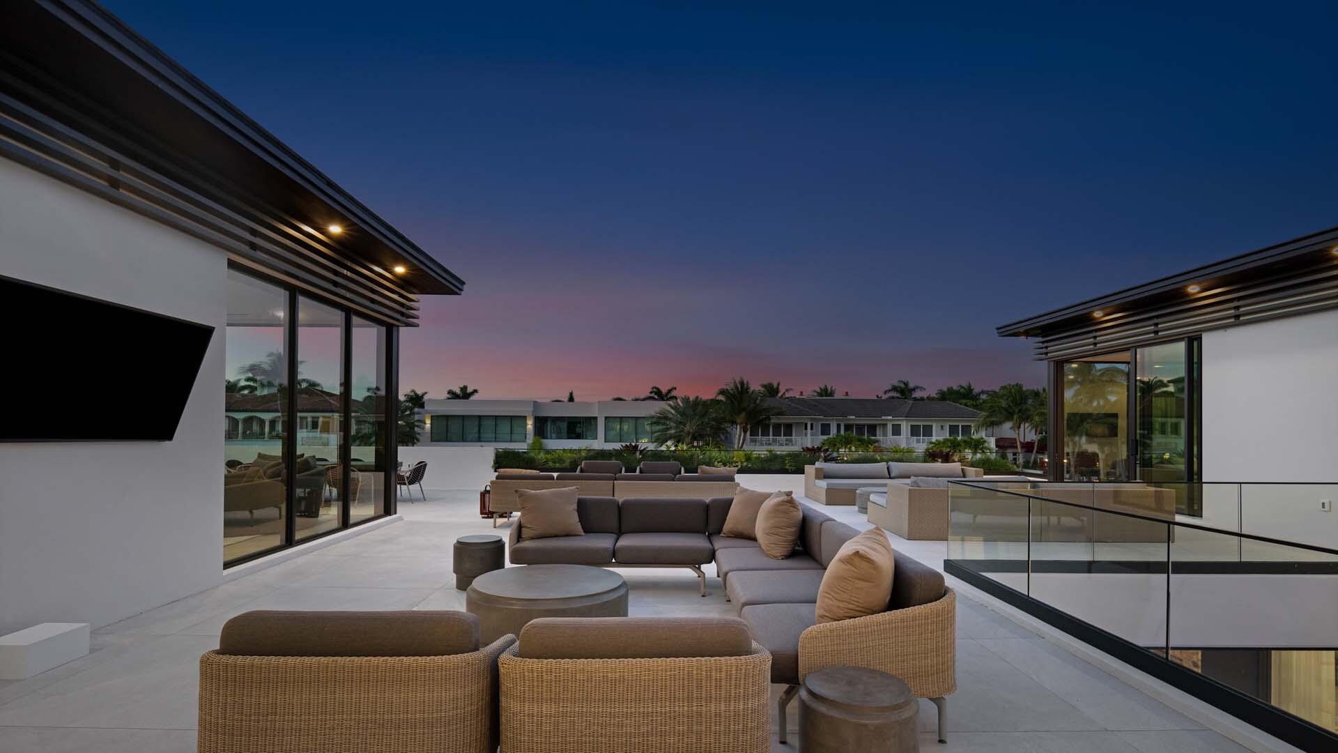 207 W Coconut Palm Road