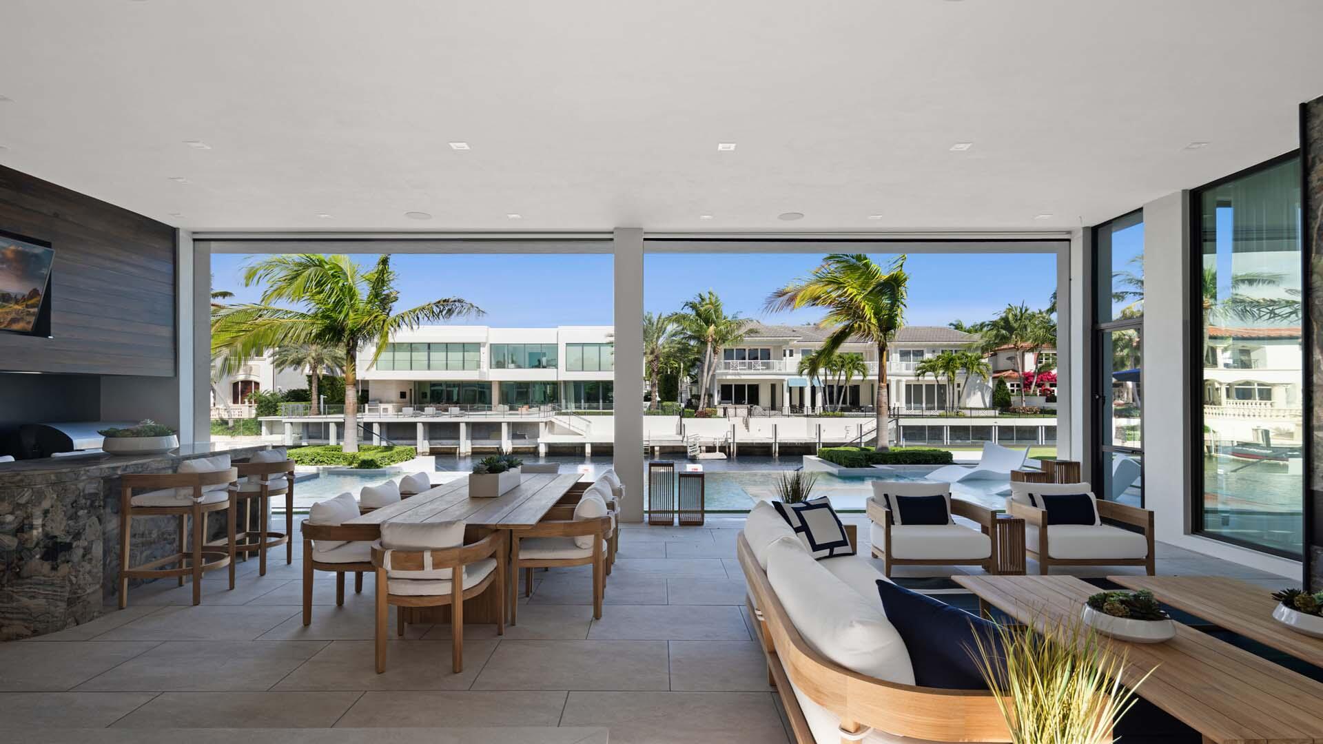 207 W Coconut Palm Road