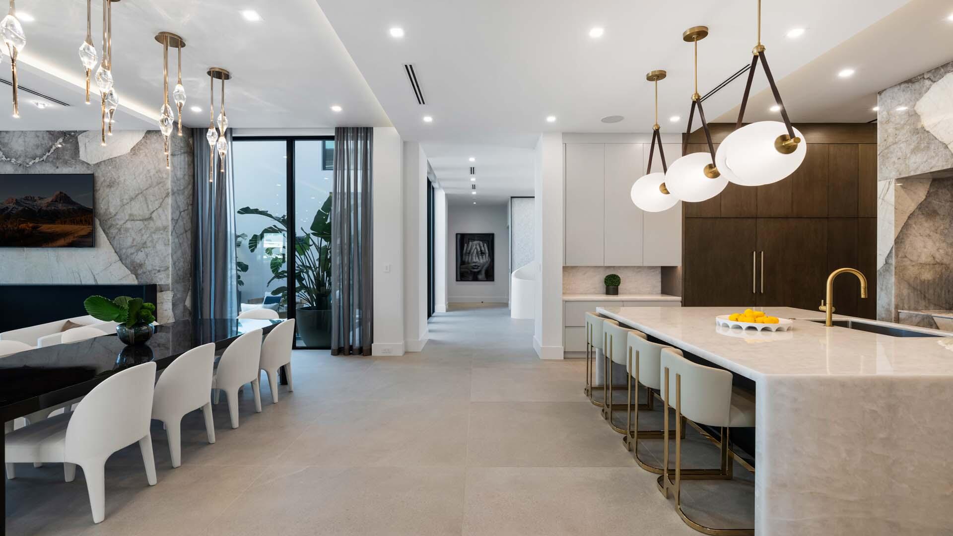 207 W Coconut Palm Road