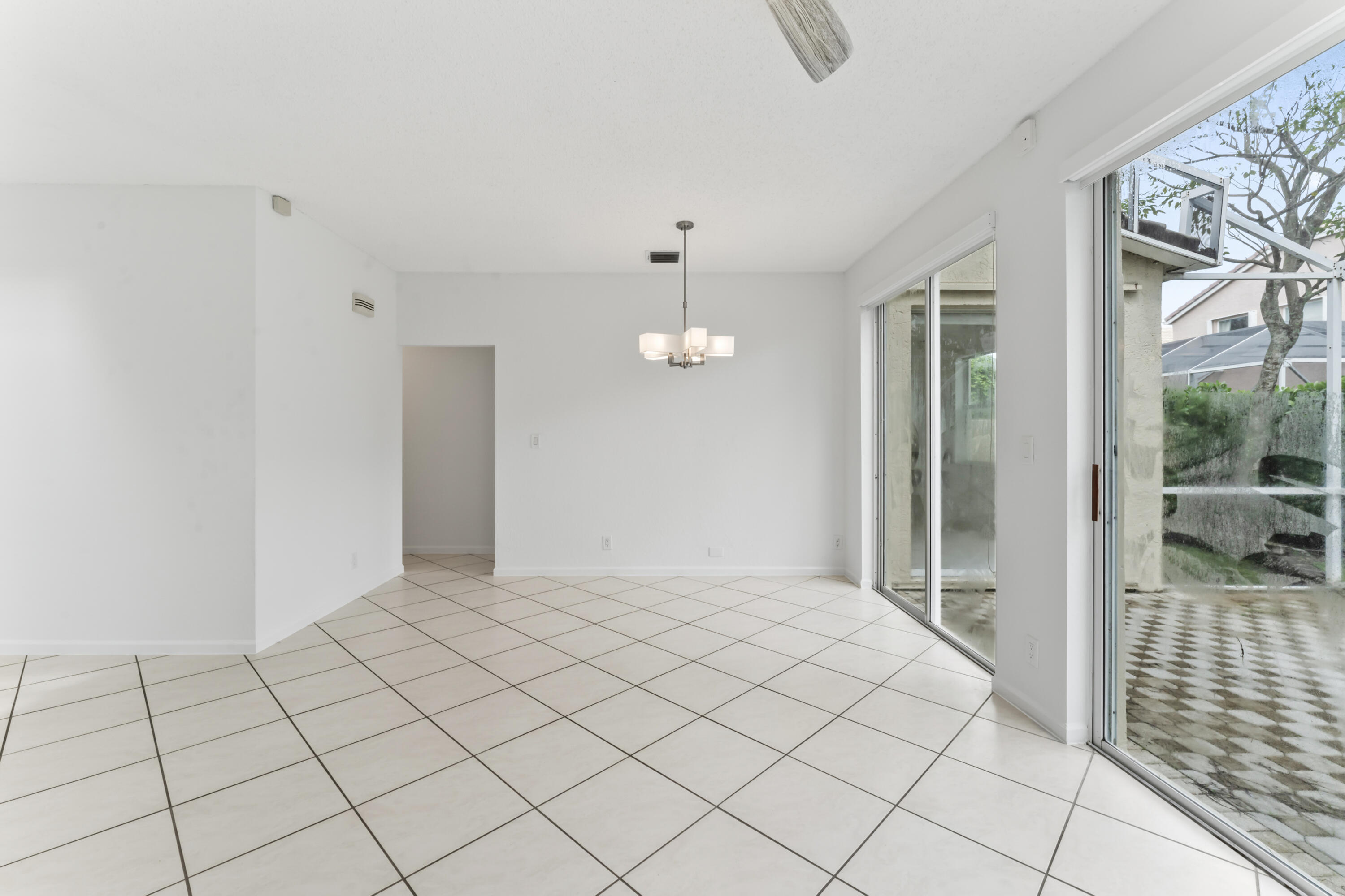 11447 NW 48th Court
